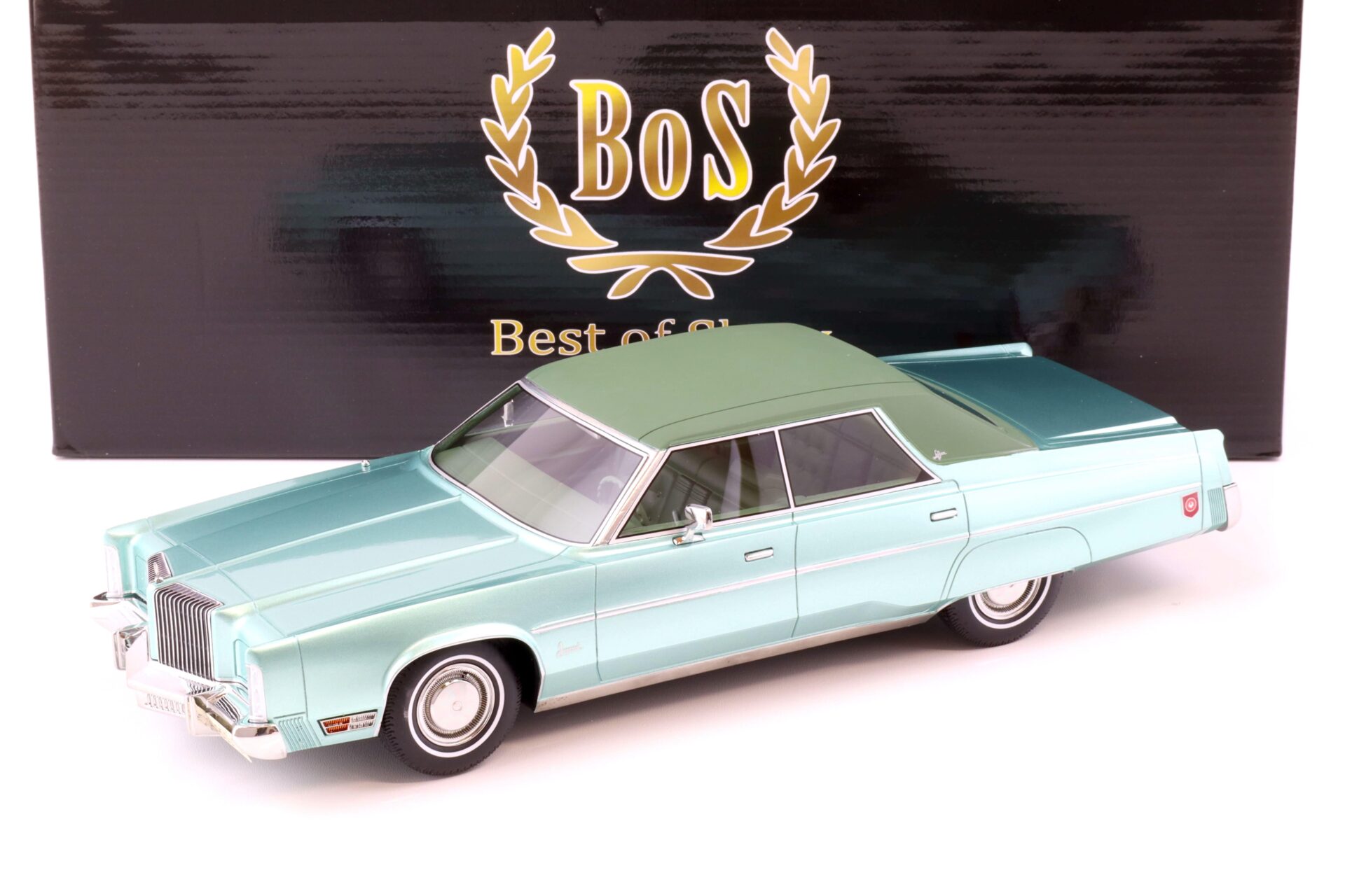 ID 71875 orig.jpg 1:18 BOS-Models Chrysler Imperial Le Baron 1975 green metallic BOS097
