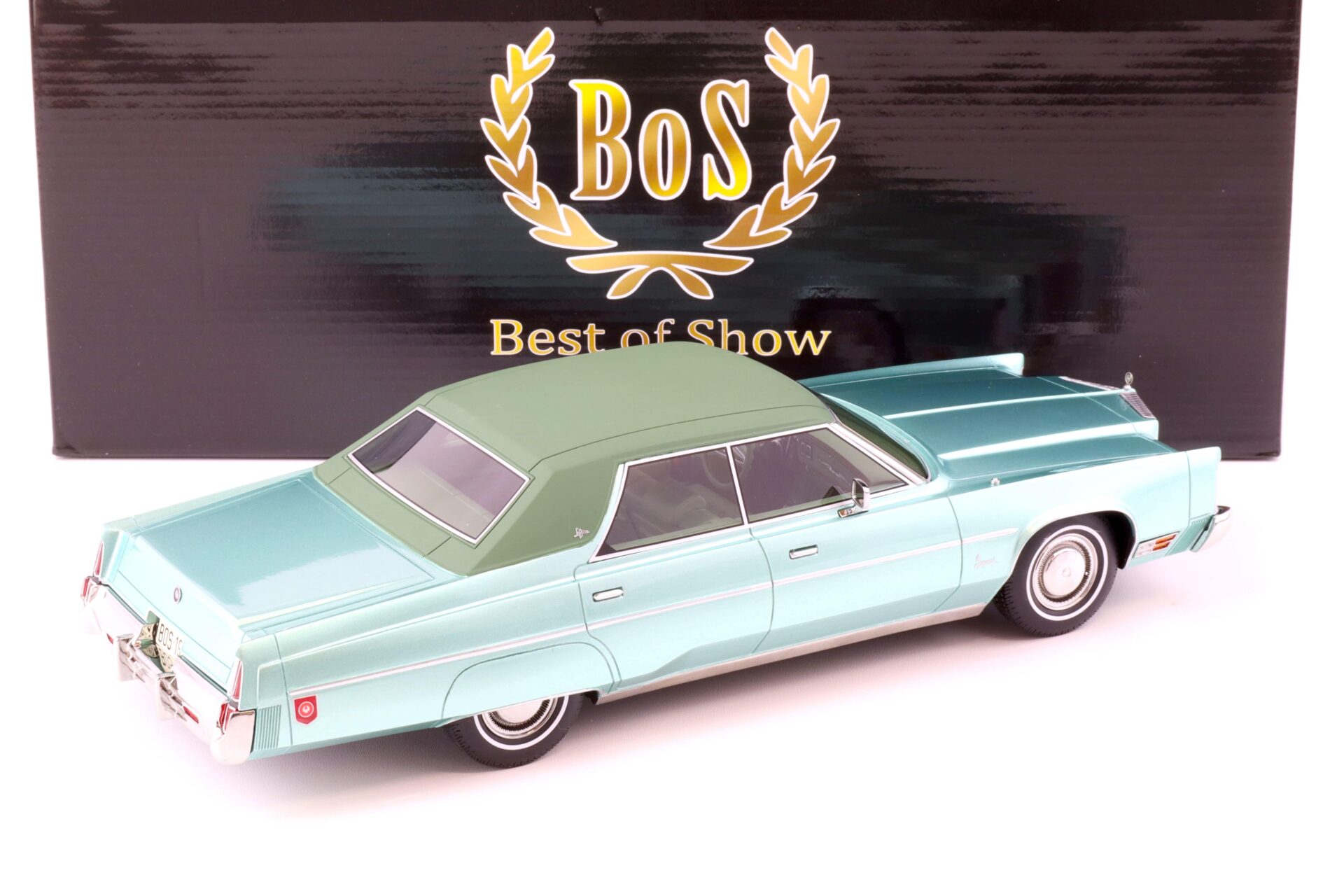 1:18 BOS-Models Chrysler Imperial Le Baron 1975 green metallic BOS097