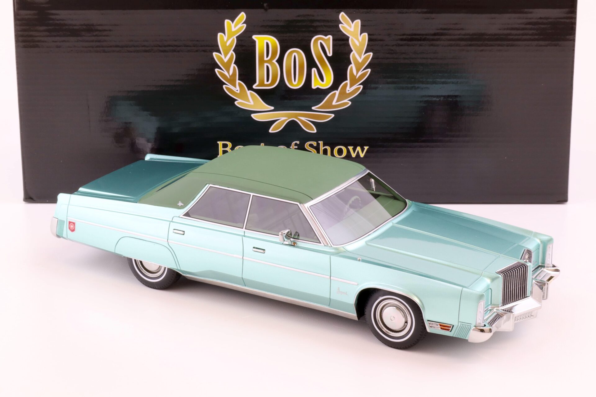 1:18 BOS-Models Chrysler Imperial Le Baron 1975 green metallic BOS097