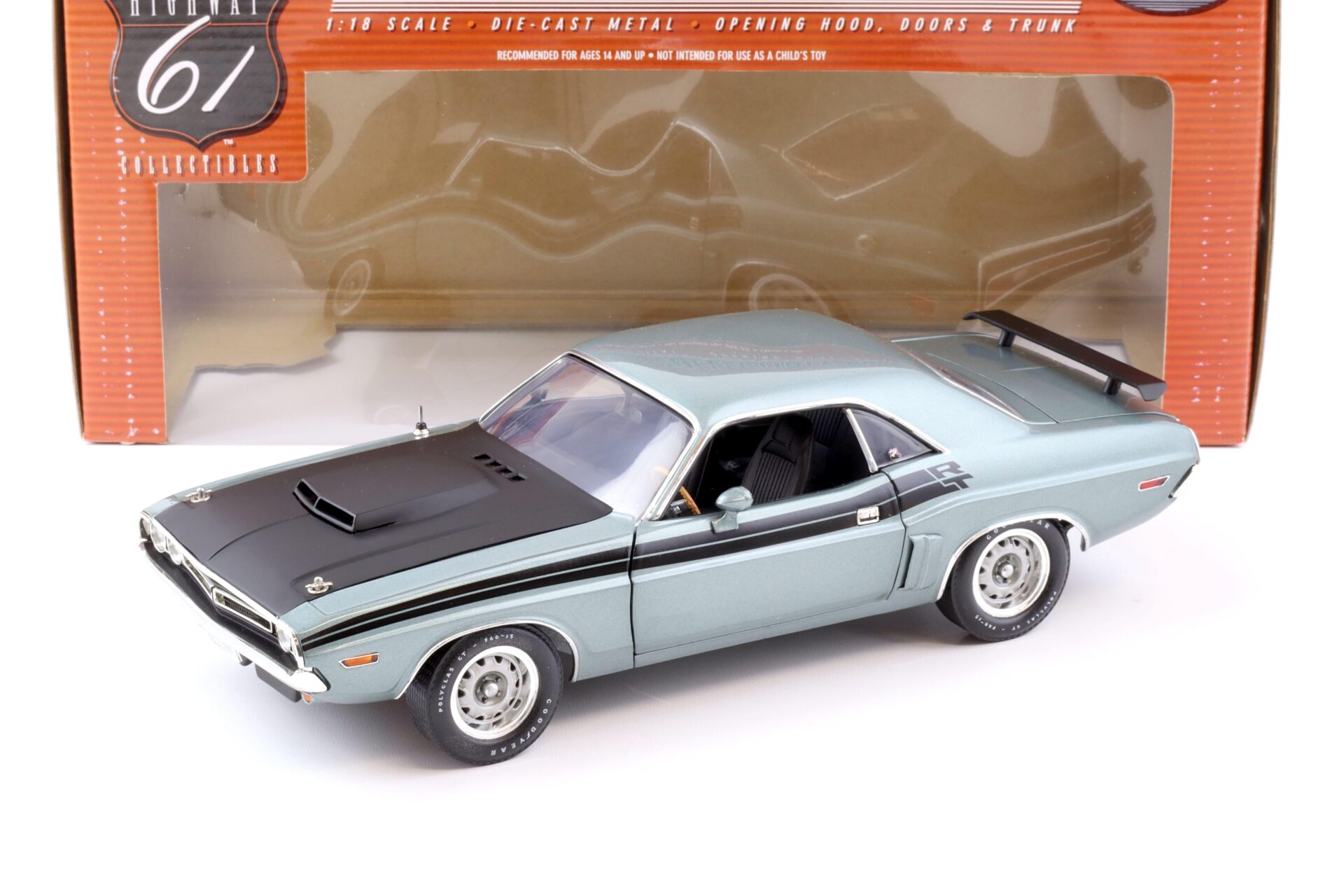 ID 72170 orig 1.jpg 1:18 Highway61 Dodge Challenger RT Coupe 1971 light grey/blue 50471
