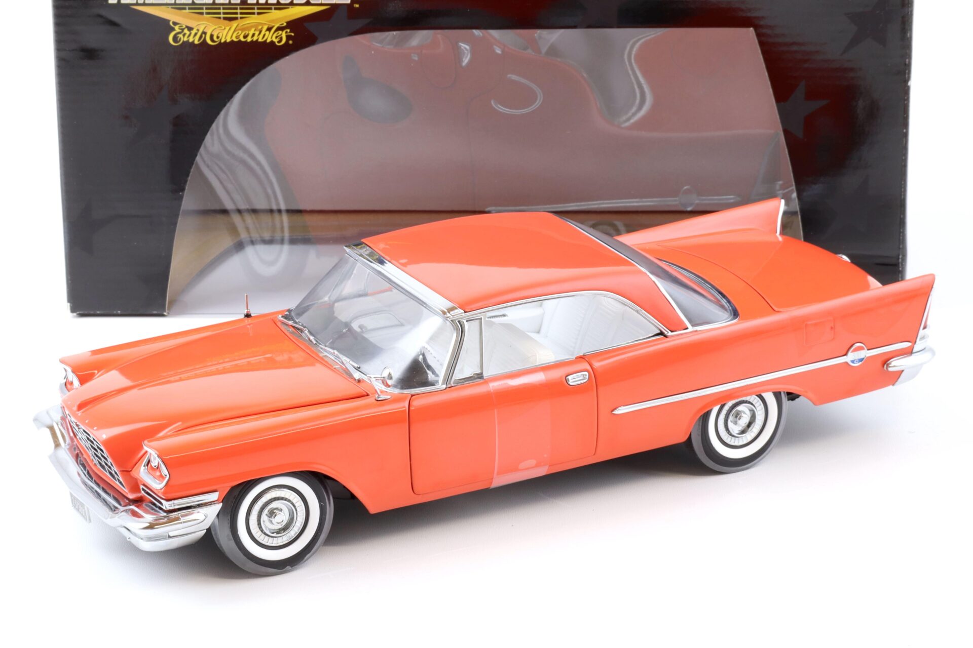 ID 72273 orig 1.jpg 1:18 ERTL Elite Edition 1957 Chrysler 300C red
