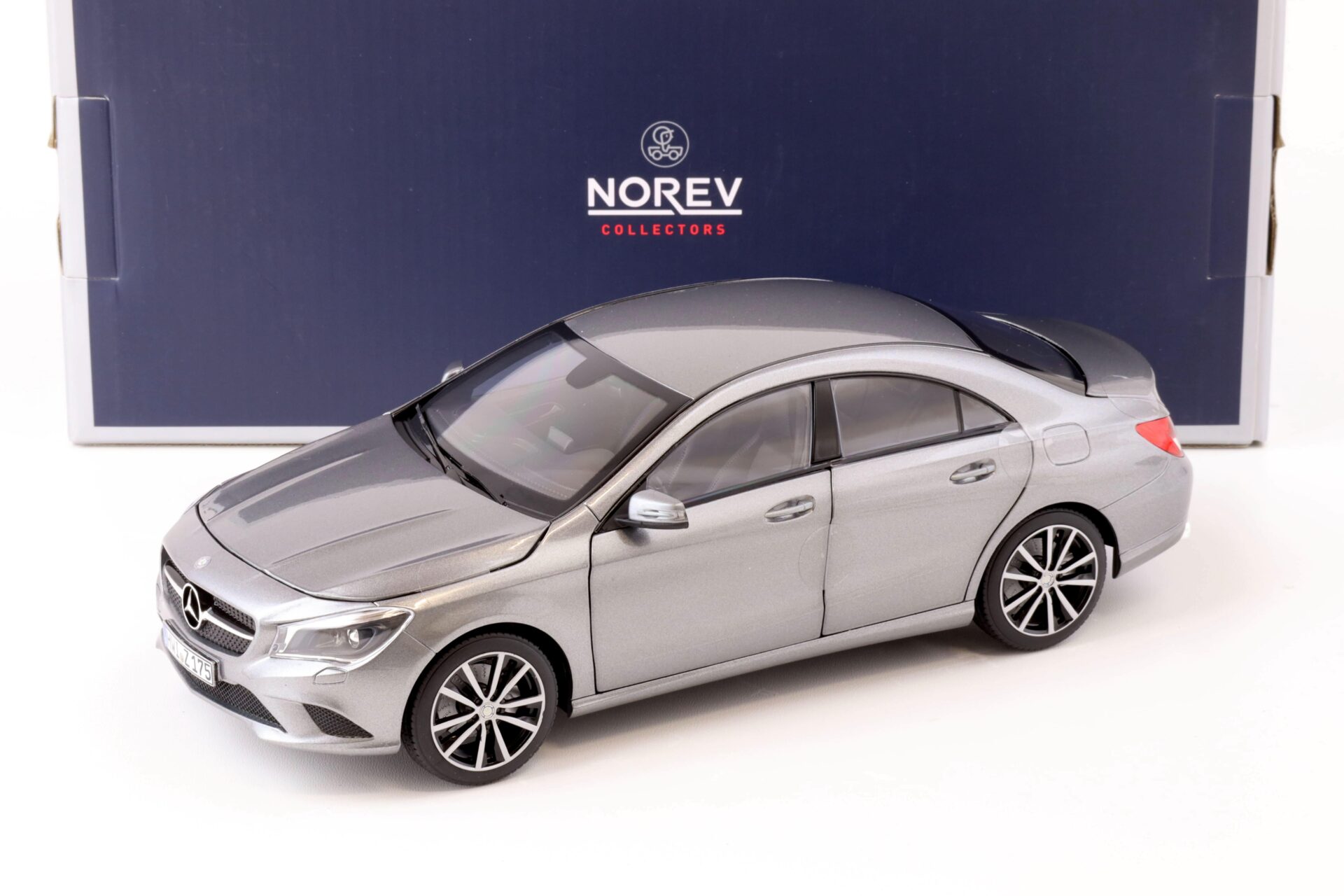 ID 72924 orig 1.jpg 1:18 Norev Mercedes CLA (C117) 2013 grey metallic