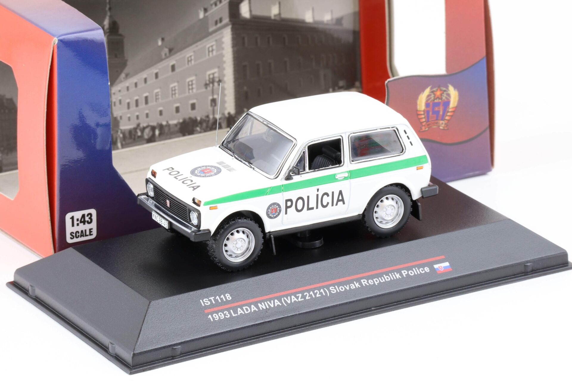 ID 73181 orig 1.jpg 1:43 IST Models 1993 Lada Niva (VAZ 2121) Slovak Republik Police white