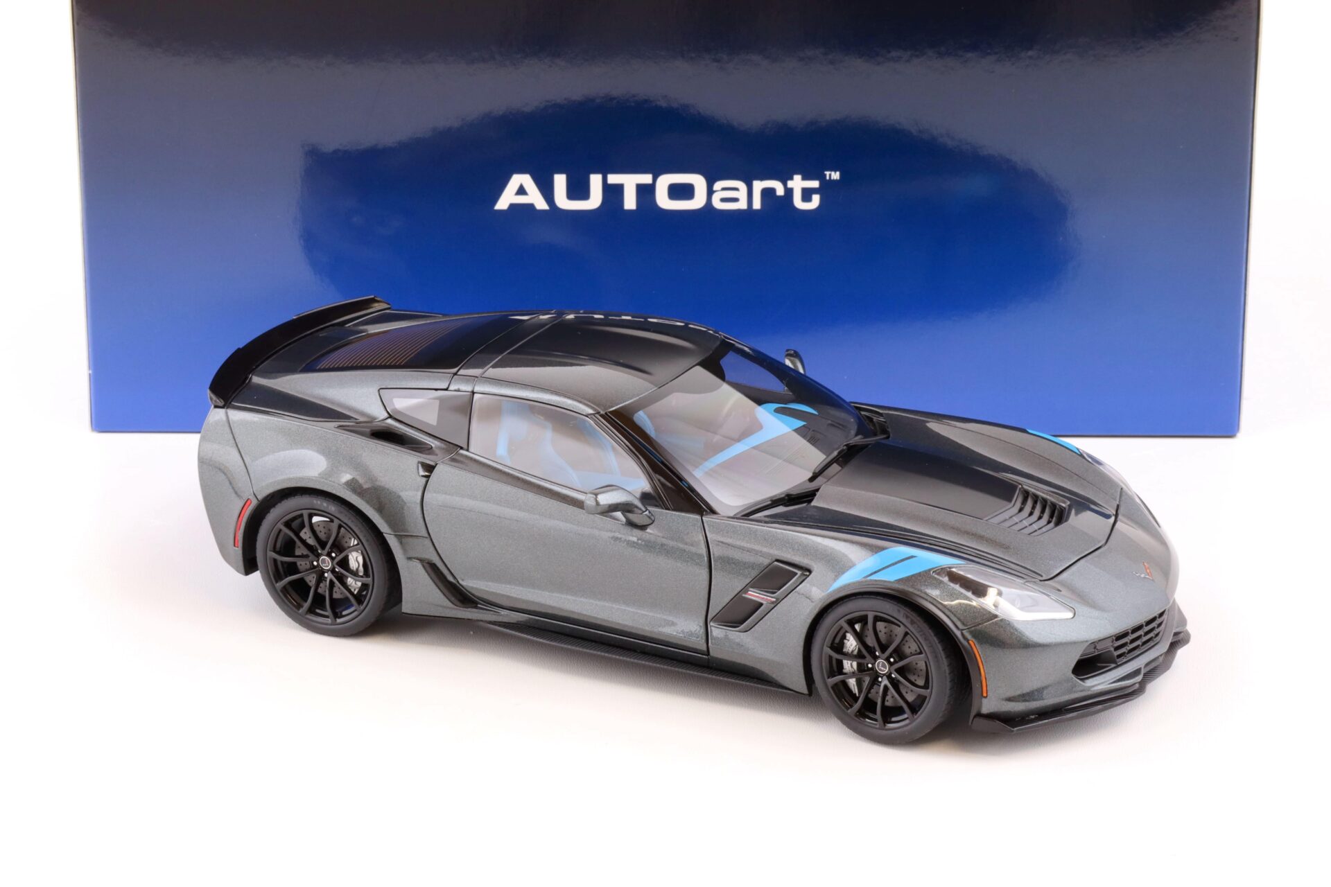 1:18 AUTOart Chevrolet Corvette C7 Grand Sport Watkins Glen grey metallic 71272