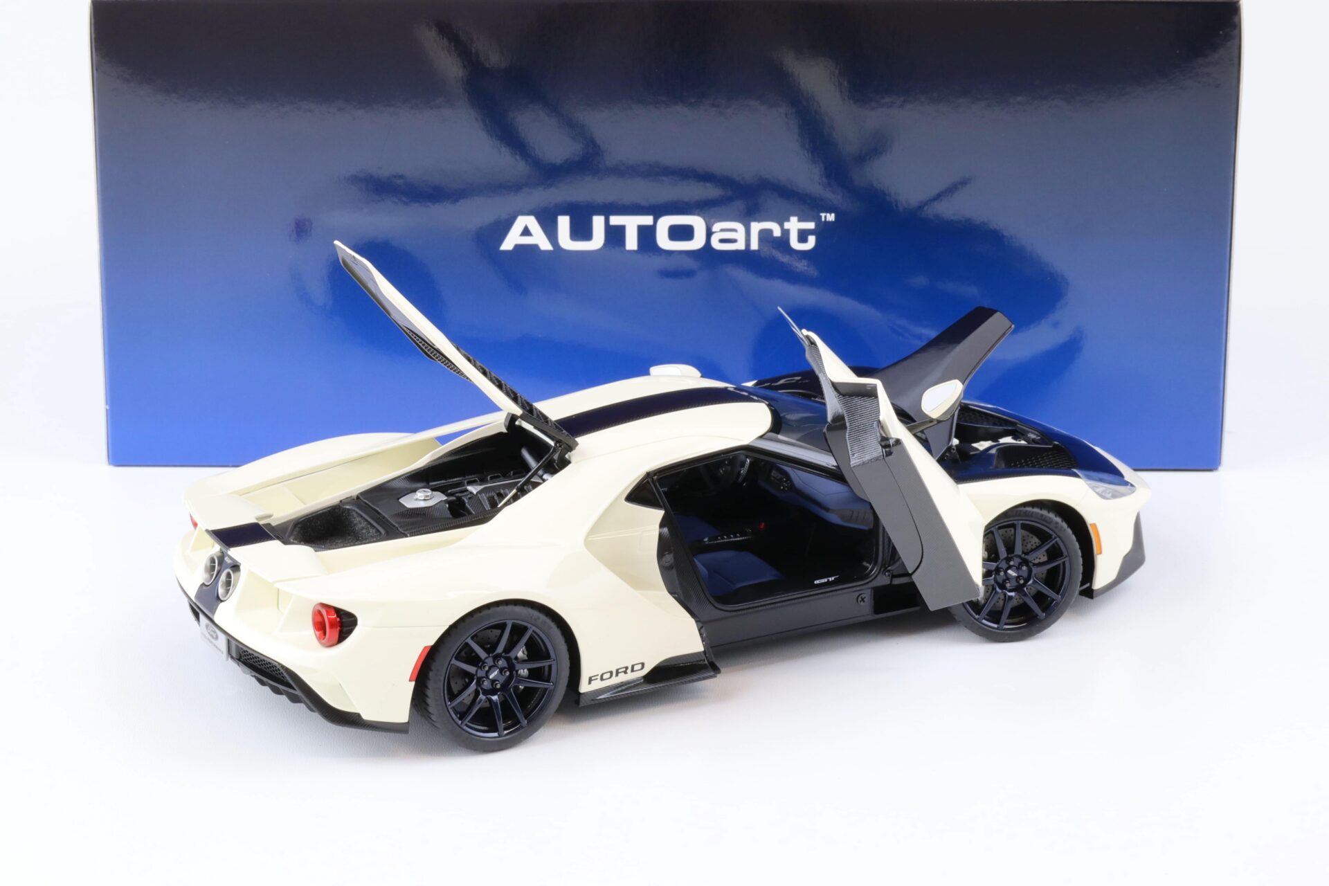 1:18 AUTOart Ford GT Â´64 Prototype Heritage Edition 2022 white/ blue 72926