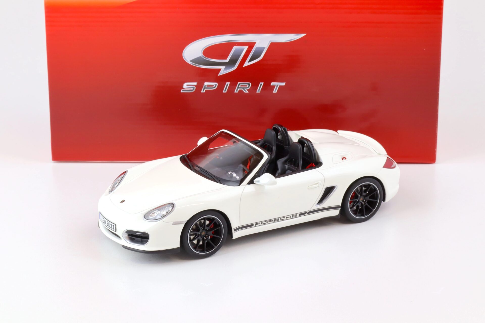 ID 74346 orig.jpg 1:18 GT Spirit GT017B Porsche Boxster Spider (987) 2012 white