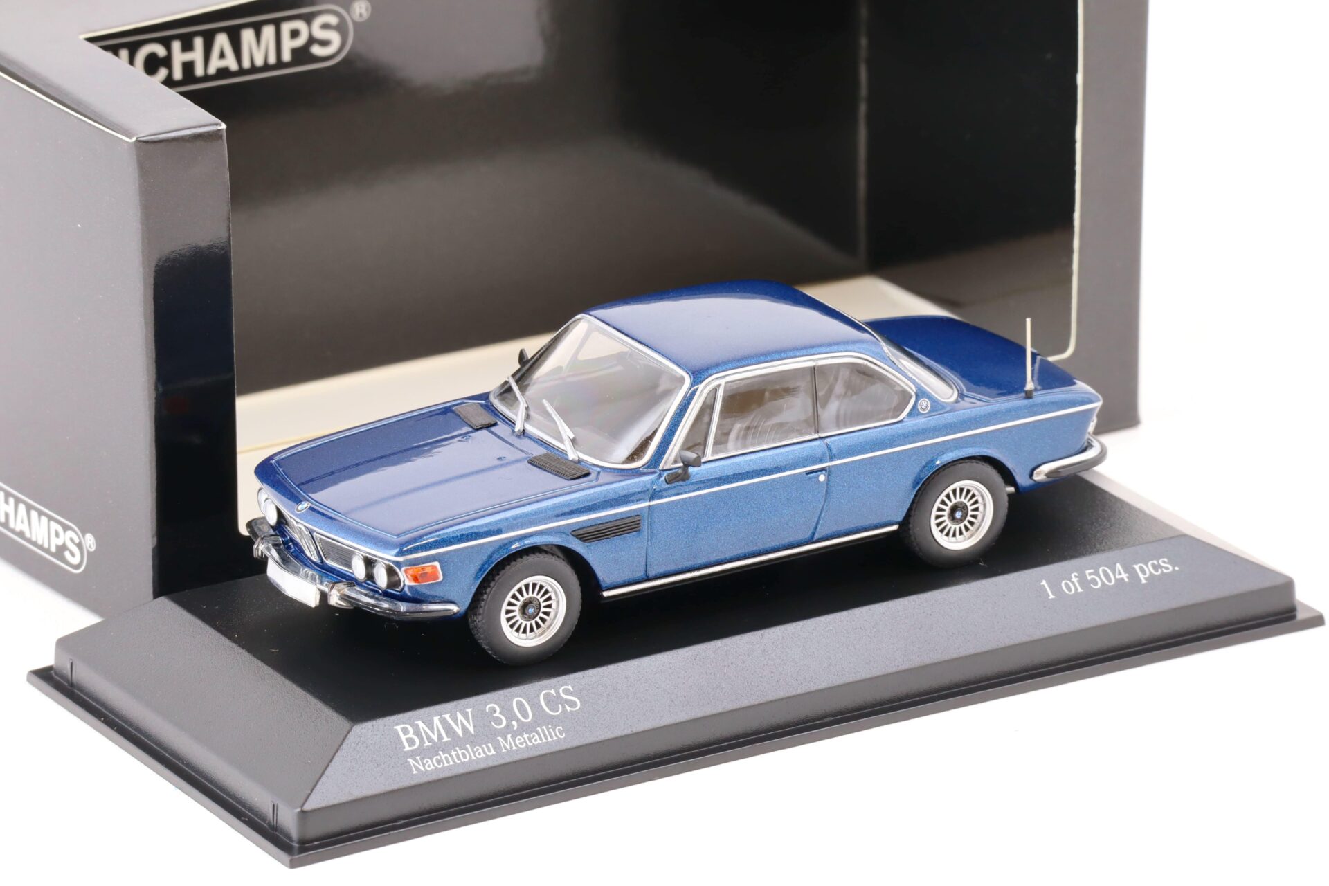 ID 74598 orig.jpg 1:43 Minichamps BMW 3.0 CS Coupe 1969 night blue metallic