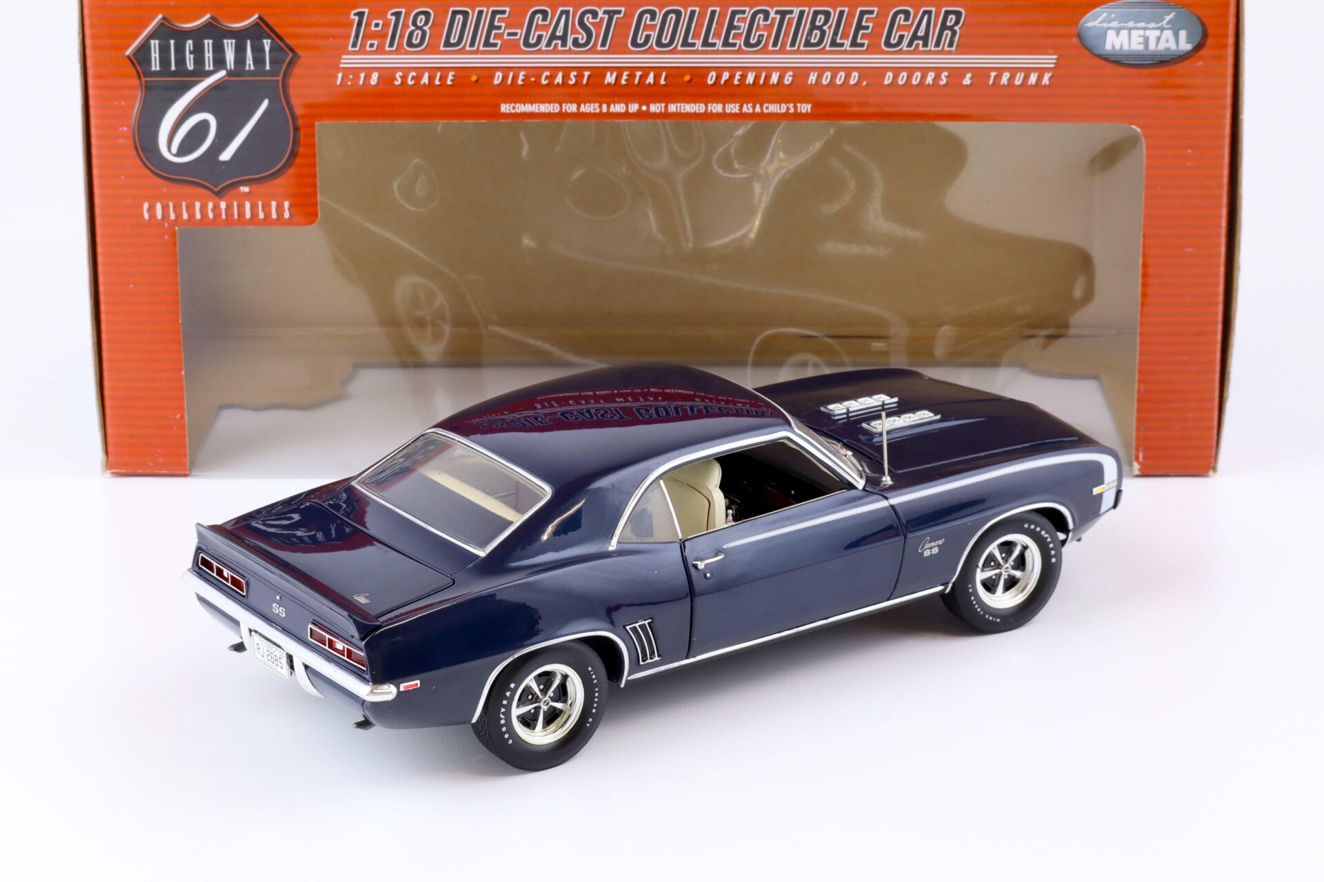 1:18 Highway61 Chevrolet Camaro Coupe 1969 dark blue/ white 50636