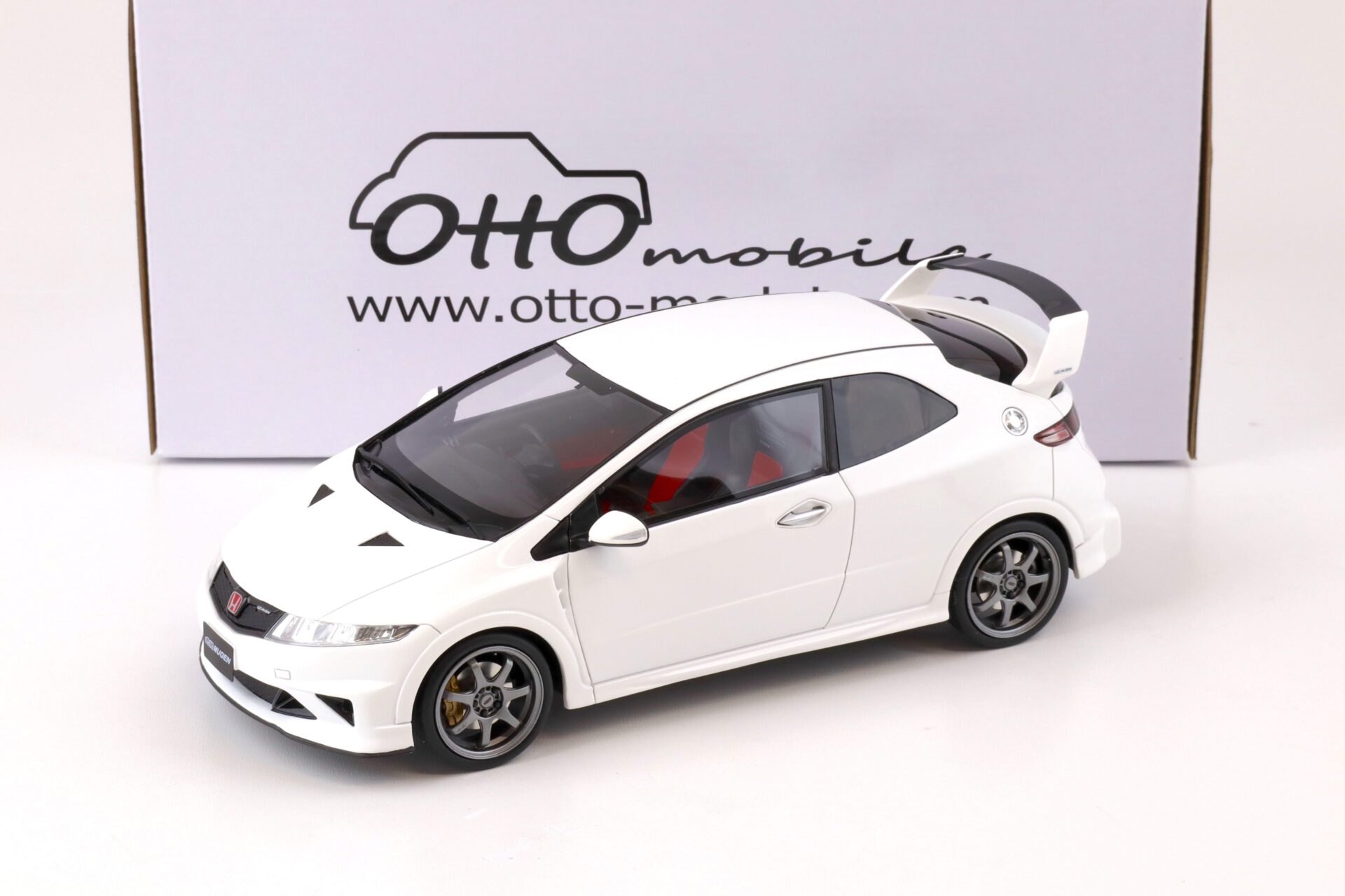 ID 74805 orig.jpg 1:18 OTTO mobile OT735 Honda Civic FN2 Type R Mugen white 2010