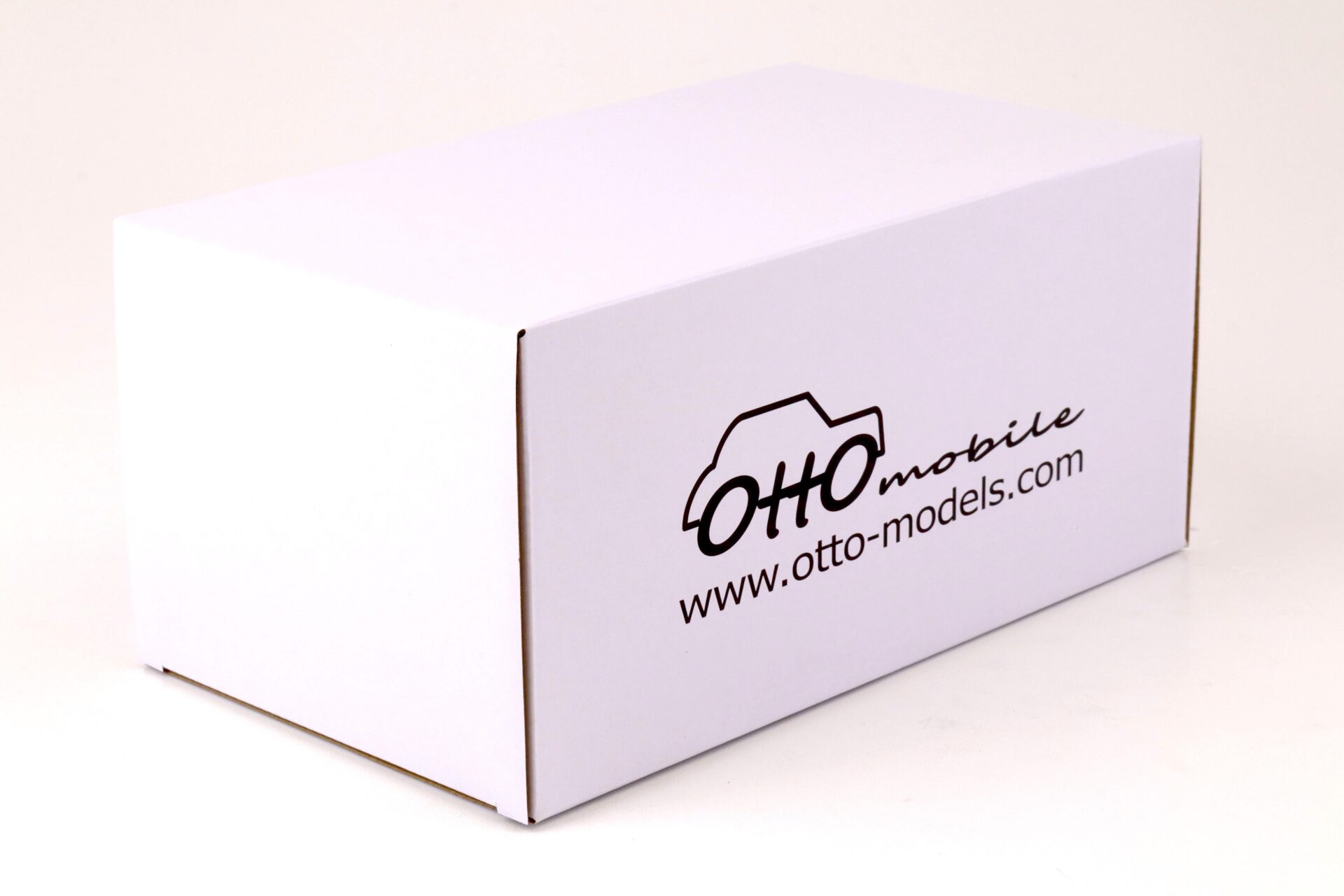 1:18 OTTO mobile OT735 Honda Civic FN2 Type R Mugen white 2010