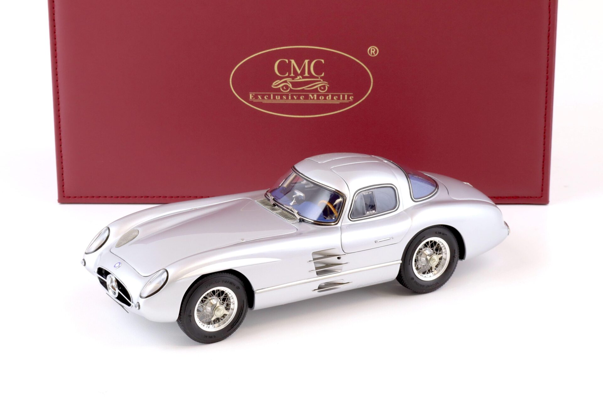 ID 74839 orig.jpg 1:18 CMC Mercedes 300 SLR Uhlenhaut Coupe 1955 silver/ blue interior M-243
