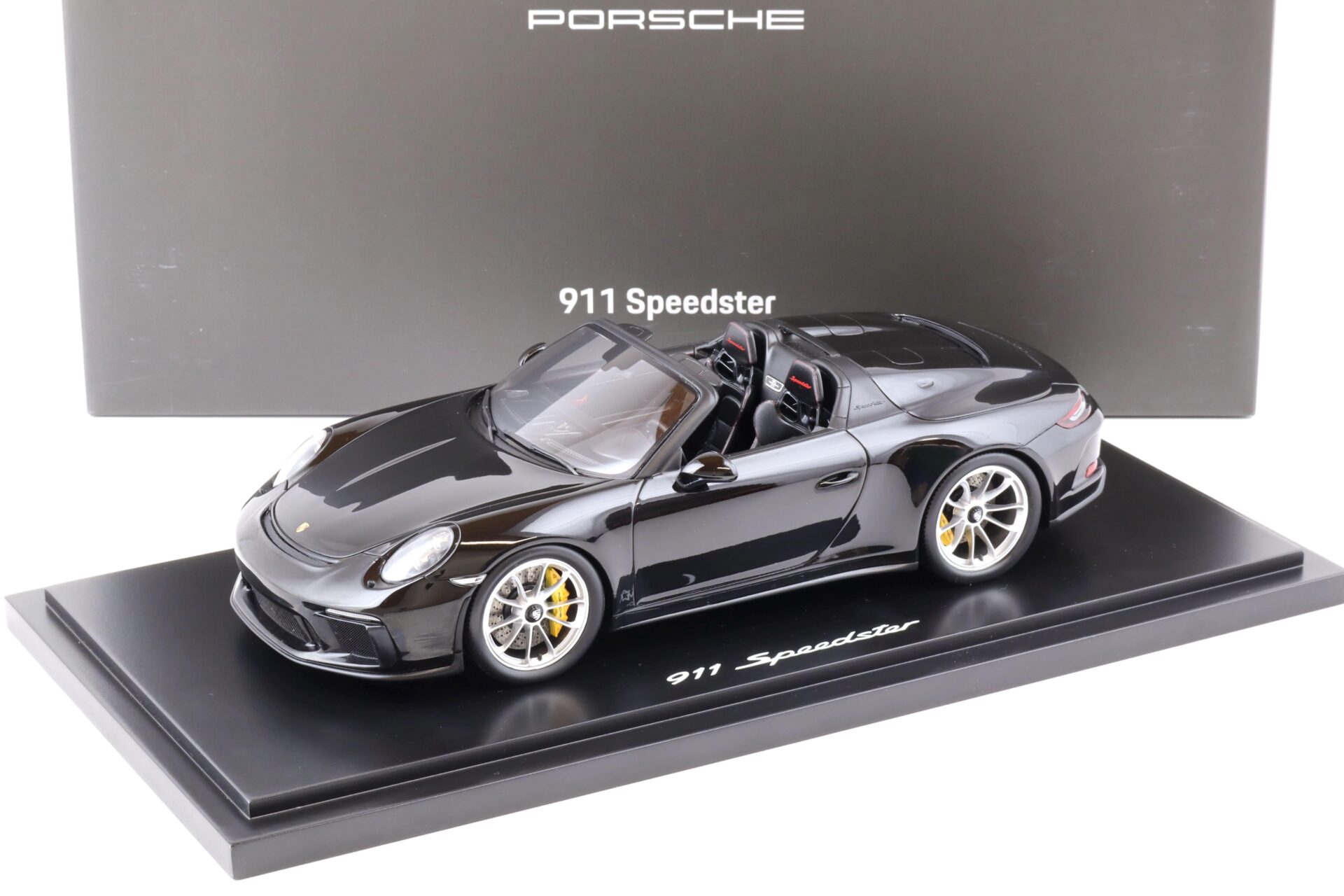 ID 75003 orig 1.jpg 1:18 Spark Porsche 911 (991 II) Speedster black 2019 with display DEALER VERSION