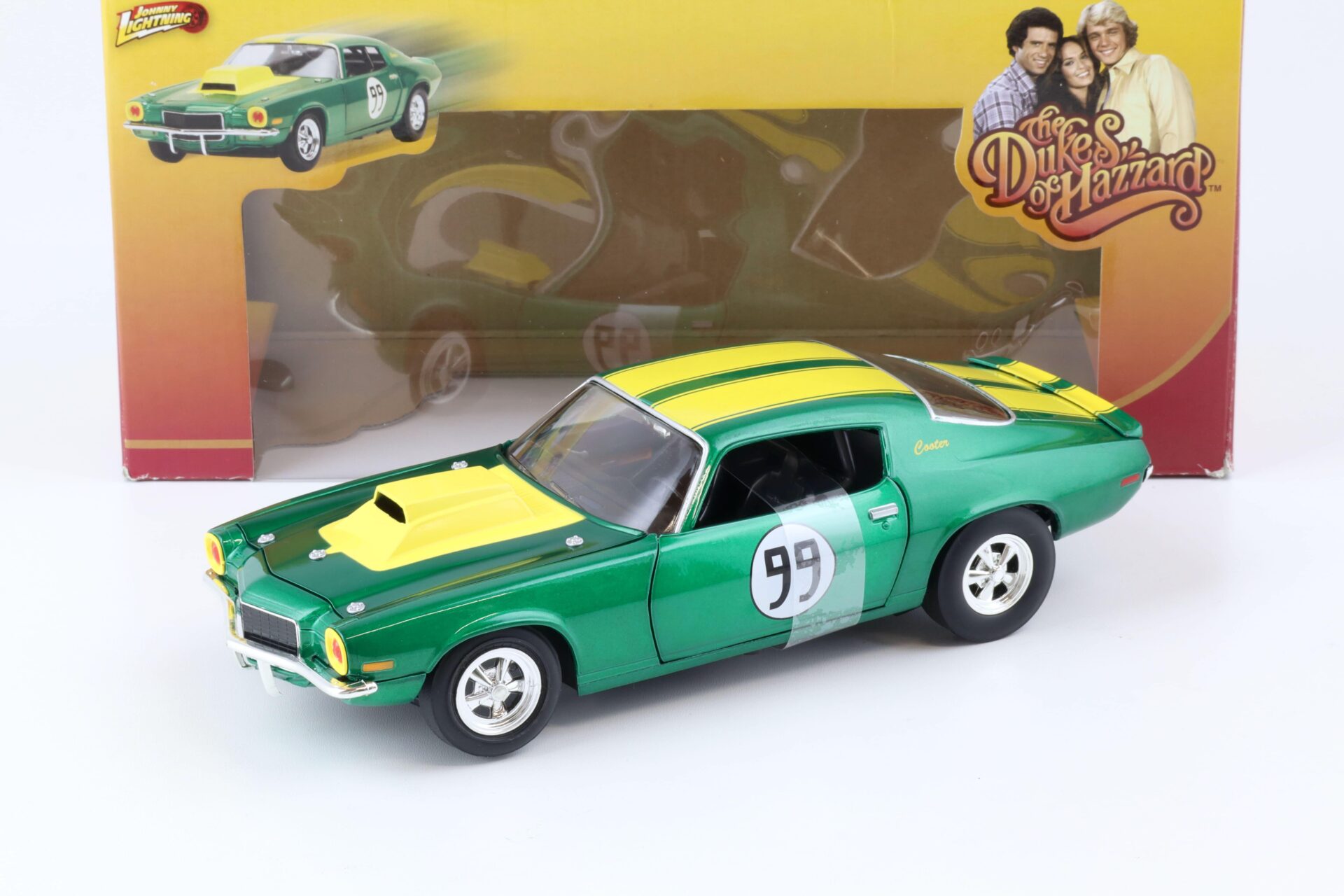 ID 75596 orig.jpg 1:18 Johnny Lightning Cooter´s Chevrolet Camaro green/ yellow The Dukes of Hazzard