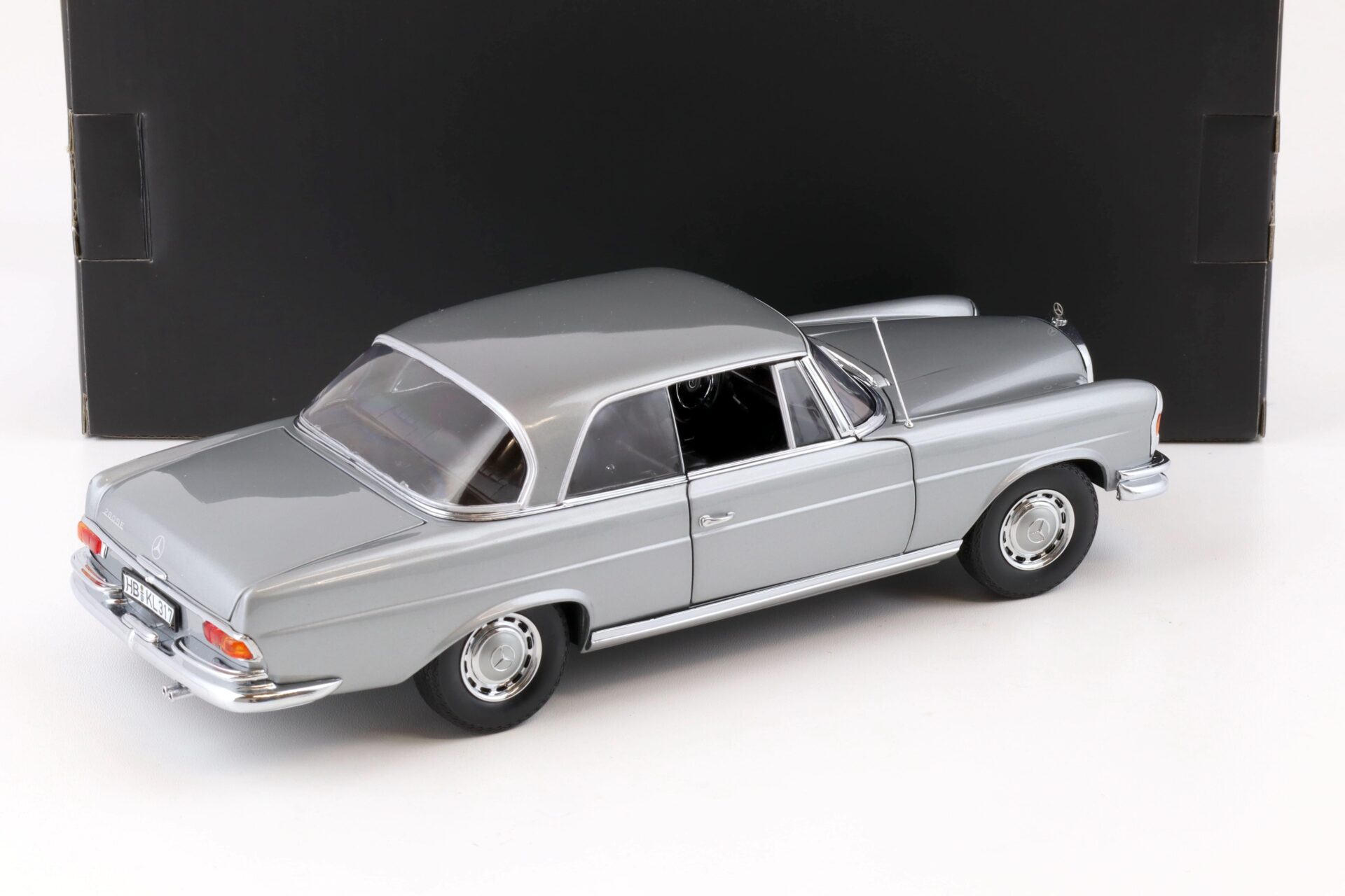 1:18 Norev Mercedes 280 SE Coupé 1969 grey metallic 183529