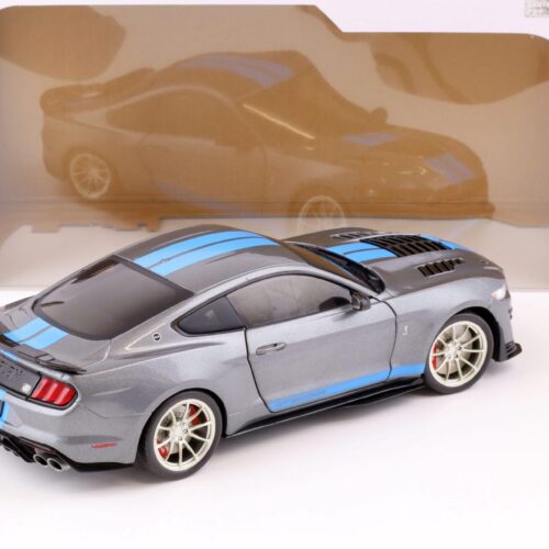 1:18 Solido Ford Mustang Shelby GT500-KR Coupe grey metallic/ blue stripes