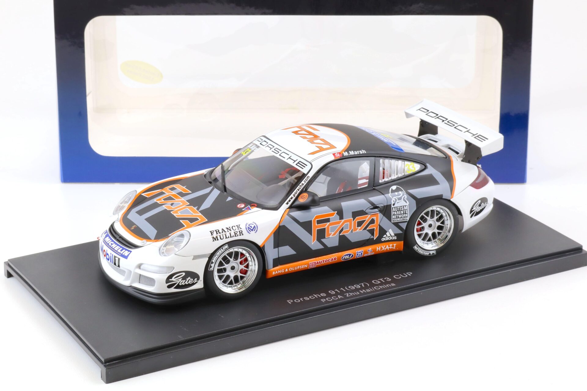 ID 76148 orig.jpg 1:18 AUTOart Porsche 911 (997) GT3 CUP PCCA Zhuhai/China 2006 Matthew Marsh #33