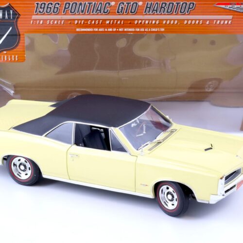 1:18 Highway61 Pontiac GTO Hardtop Coupe yellow/ vinyl roof 1966