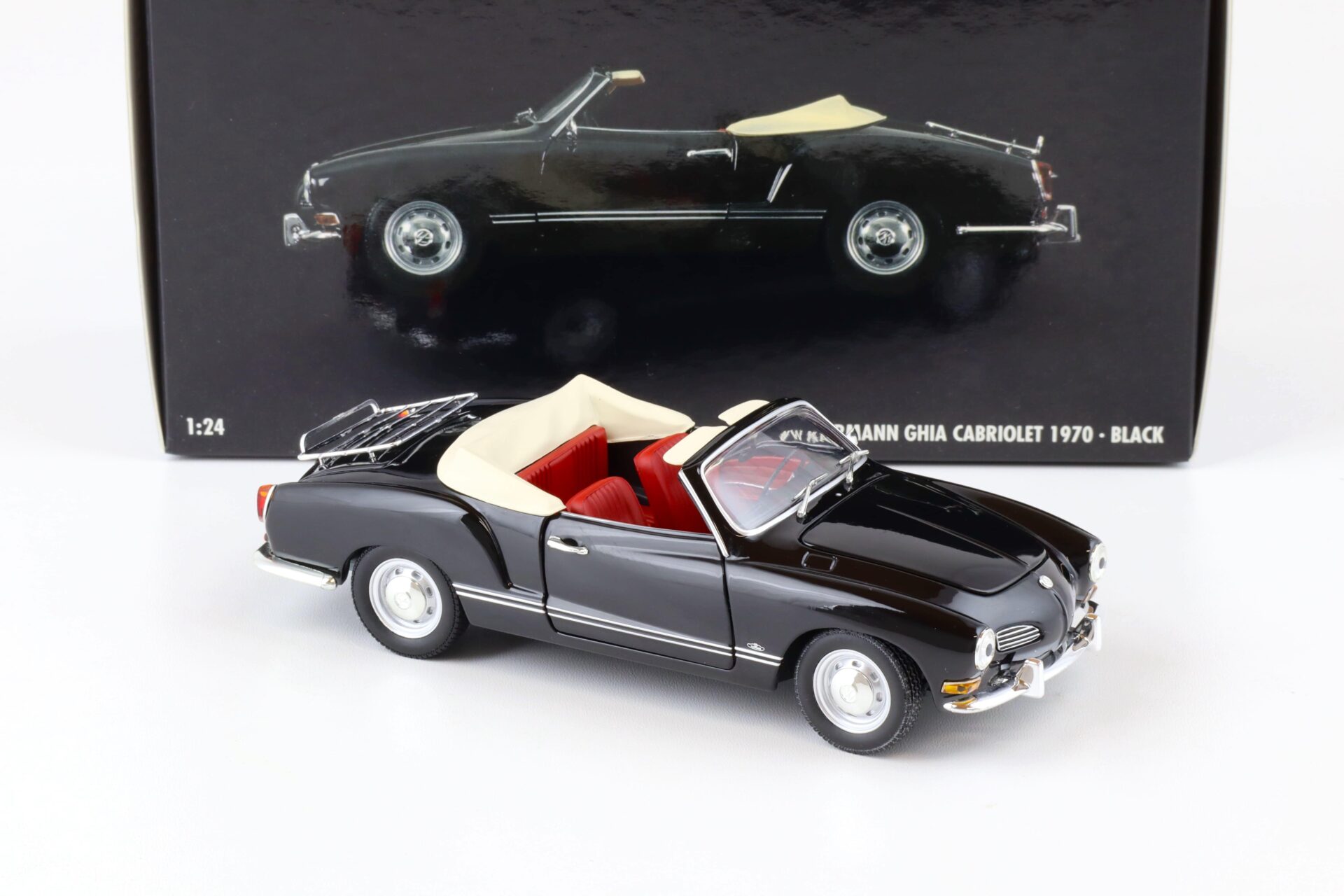 1:24 Minichamps VW Karmann Ghia Cabriolet 1970 black