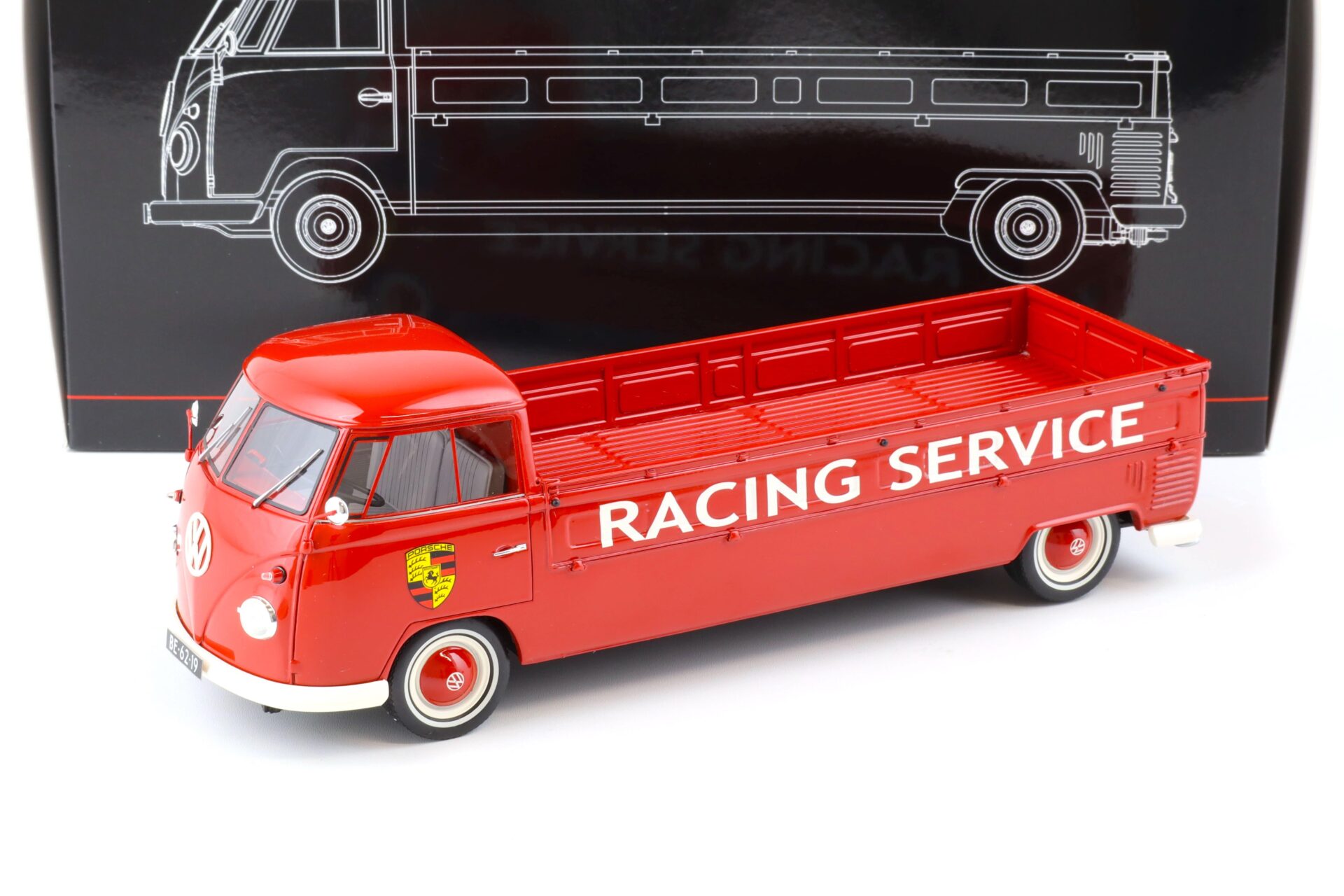 ID 76424 orig 1.jpg 1:18 Premium ClassiXXs VW T1 Langpritsche Bunker Porsche Racing Service red