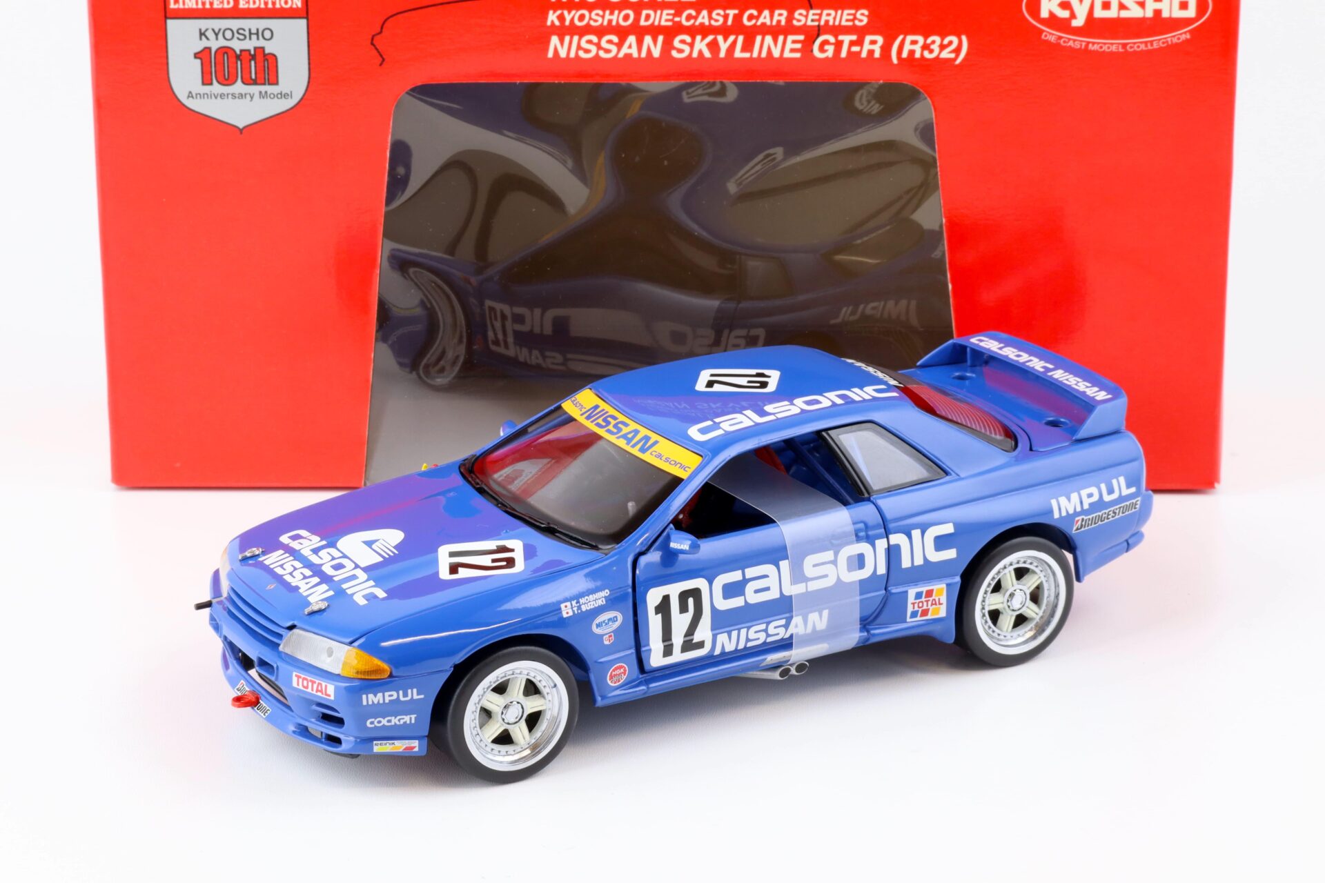 ID 76570 orig 1.jpg 1:18 Kyosho Nissan Skyline GT-R (R32) #12 Calsonic 1990 blue 08332A