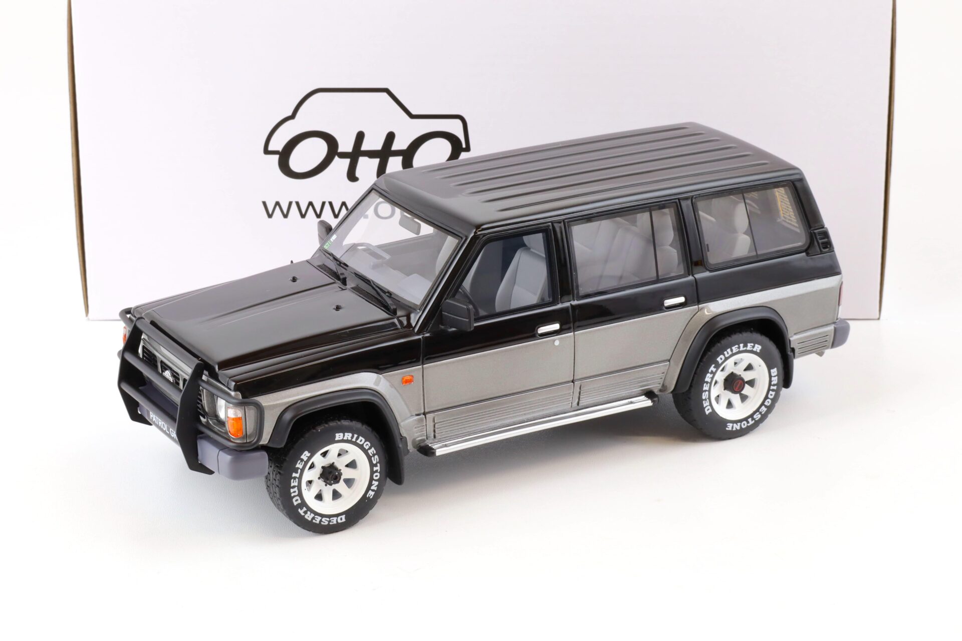 ID 76672 orig.jpg 1:18 OTTO mobile OT993 Nissan Patrol GR Y60 grey/ black 1992
