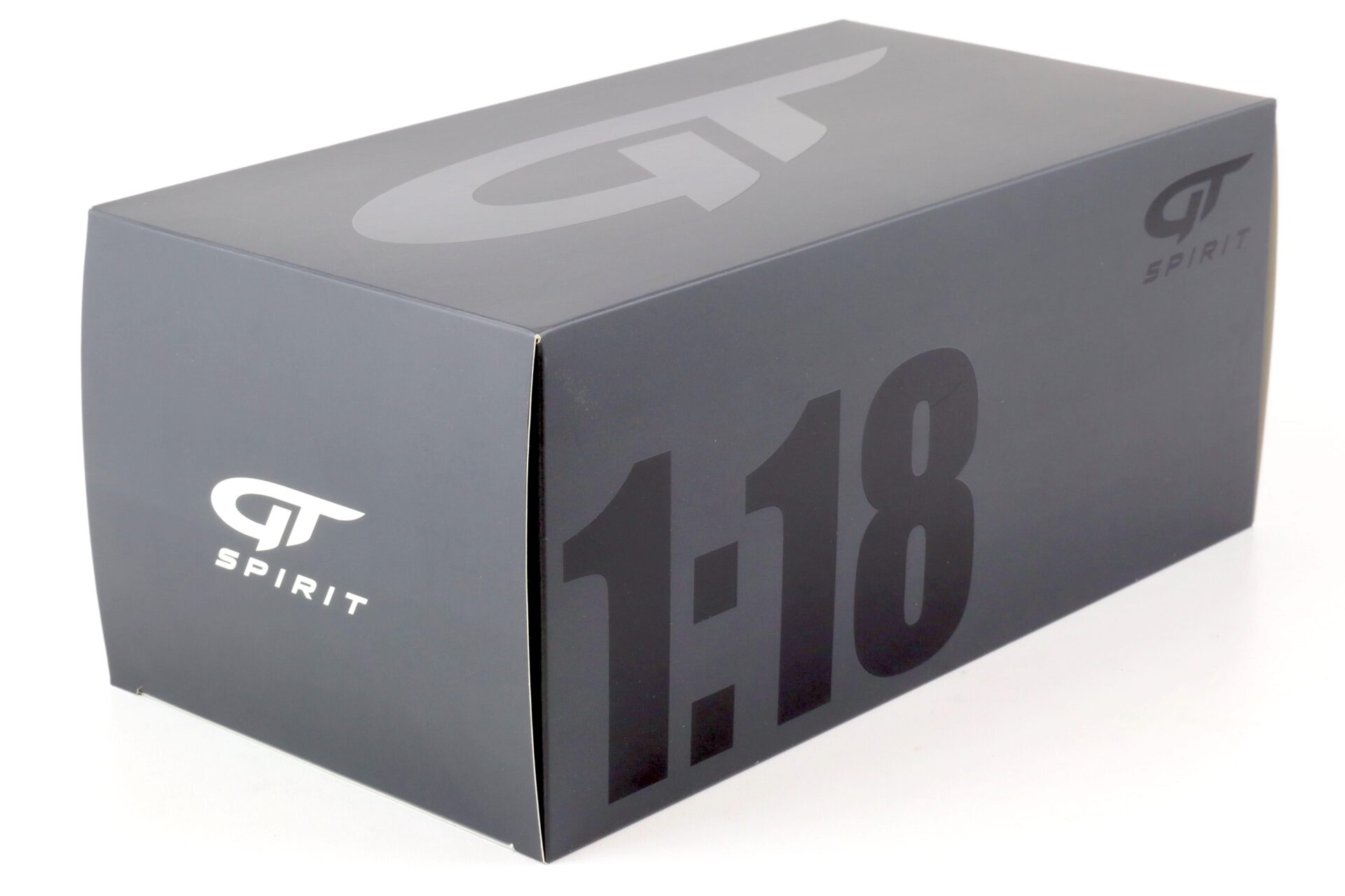 1:18 GT Spirit GT319 Porsche 911 (964) Carrera 4 Lightweight grand prix white