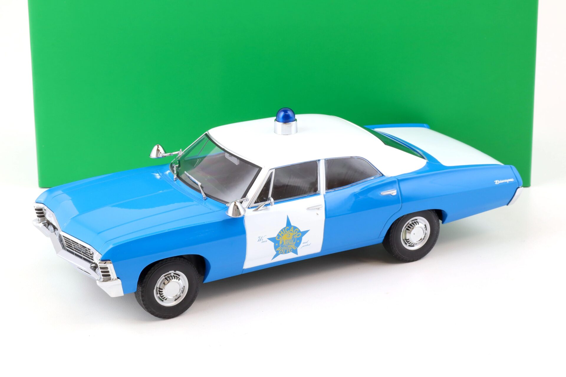 ID 76840 orig.jpg 1:18 Greenlight 1967 Chevrolet Biscayne Police Car Chicago CPD blue/ white