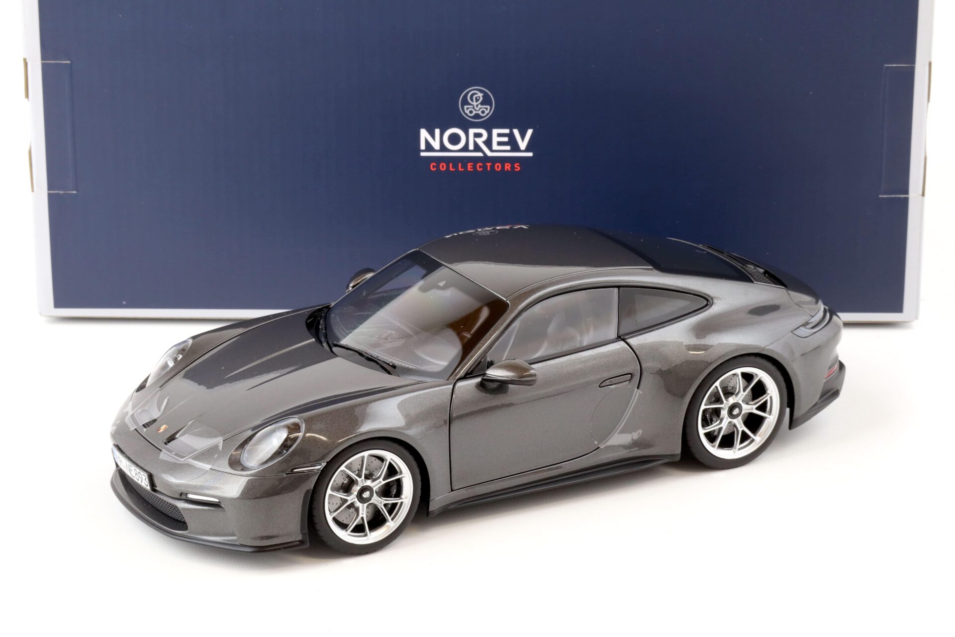 ID 77283 orig 1.jpg 1:18 Norev 2021 Porsche 911 (992) GT3 with Touring Package grey metallic