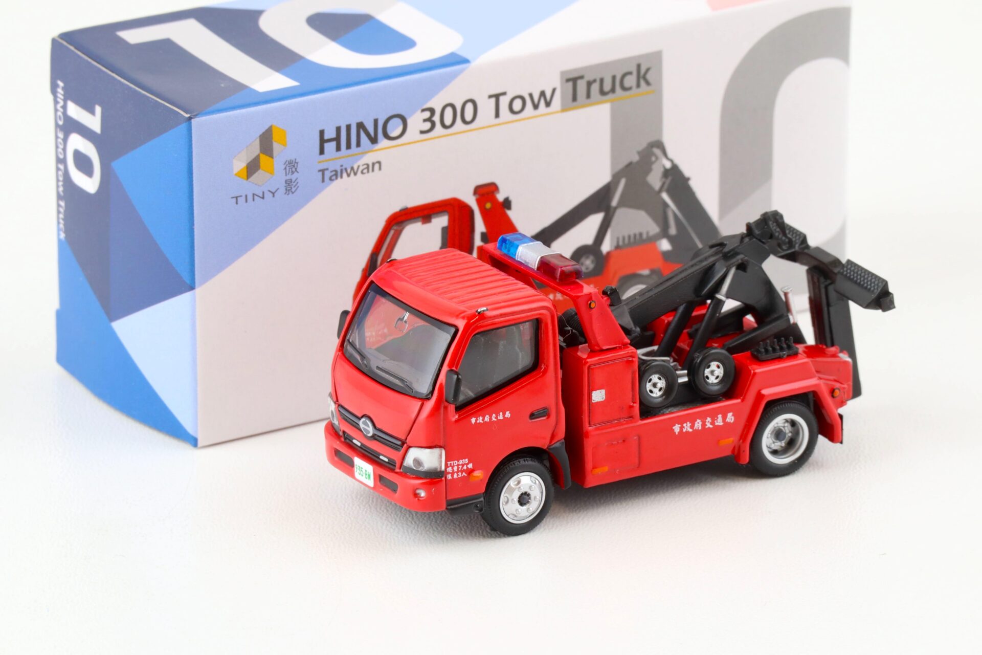 ID 77415 orig.jpg 1:64 TINY HINO 300 Tow Truck Abschlepper Taiwan red