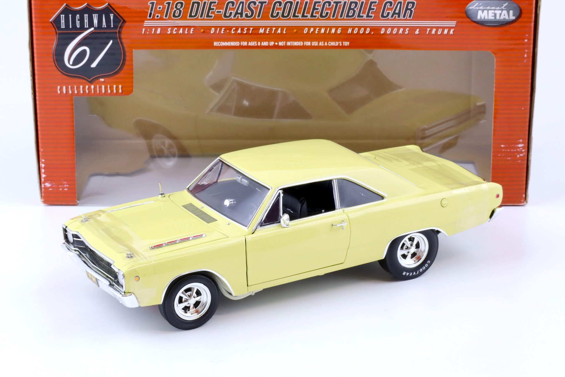 ID 77605 orig 1.jpg 1:18 Highway61 Dodge Dart Coupe 1968 yellow