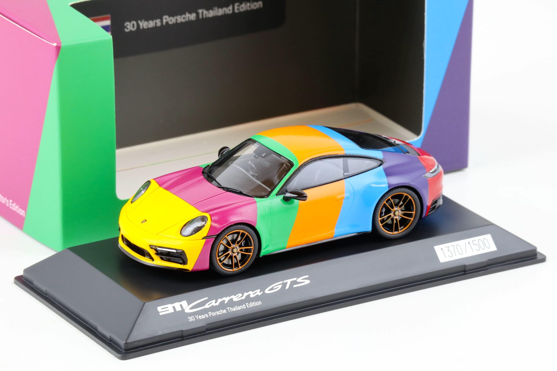 ID 77694 orig.jpg 1:43 Spark Porsche 911 (992) Carrera GTS "30 Years Porsche Thailand" WAP DEALER