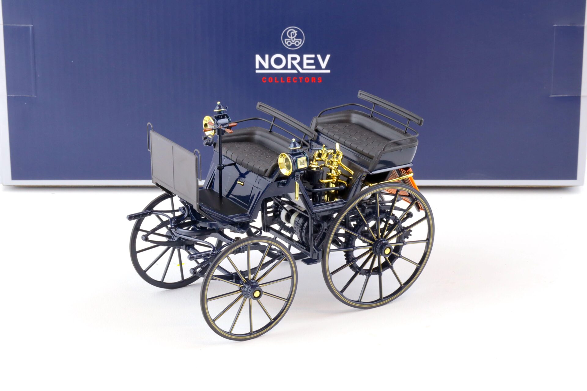 ID 78999 orig.jpg 1:18 Norev Mercedes Daimler Motorkutsche 1886 dark blue 183700