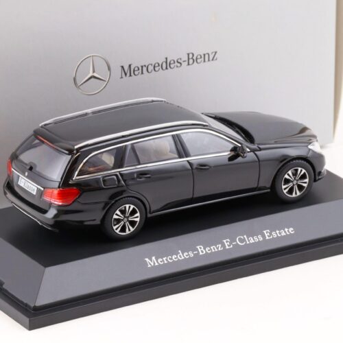 1:43 Kyosho Mercedes E-Klasse T-Modell (S212) obsidian black DEALER VERSION