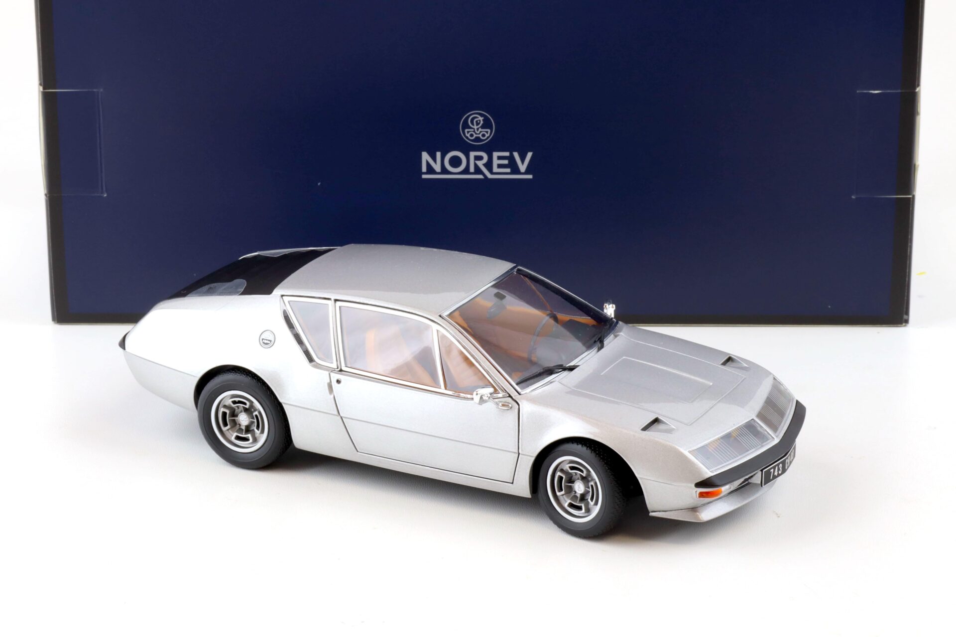 1:18 Norev Alpine A310 1600 VF 1975 silver - Limited 310 pcs.