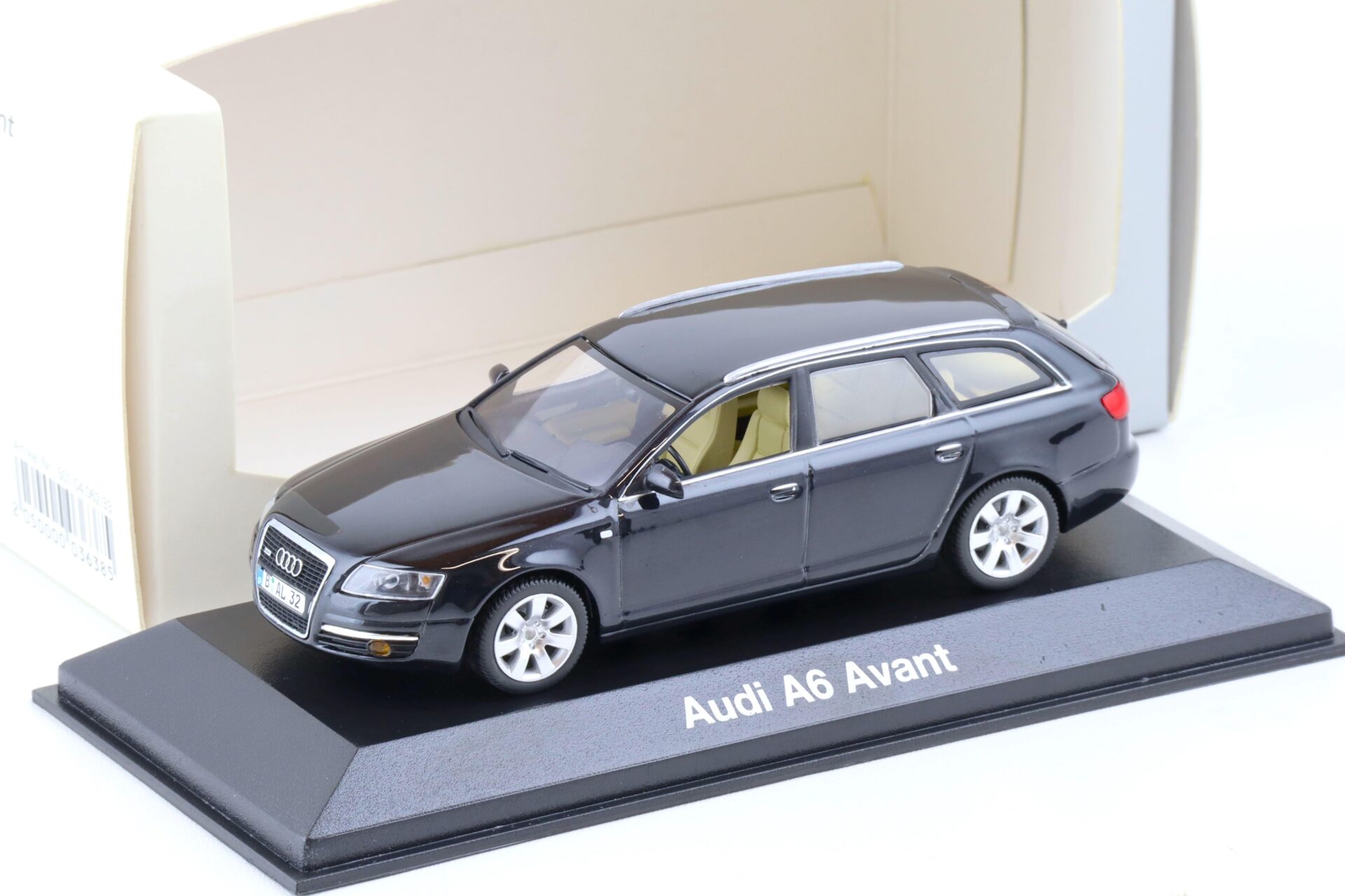 ID 80351 orig 1.jpg 1:43 Minichamps Audi A6 Avant C6 black DEALER VERSION