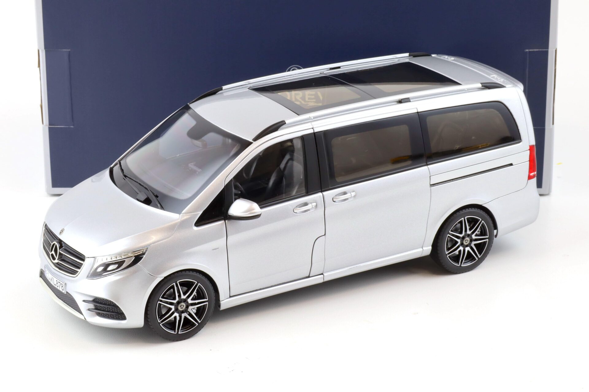 ID 80400 orig 1.jpg 1:18 Norev Mercedes V-Klasse V-Class AMG-Line VAN silver metallic 2018