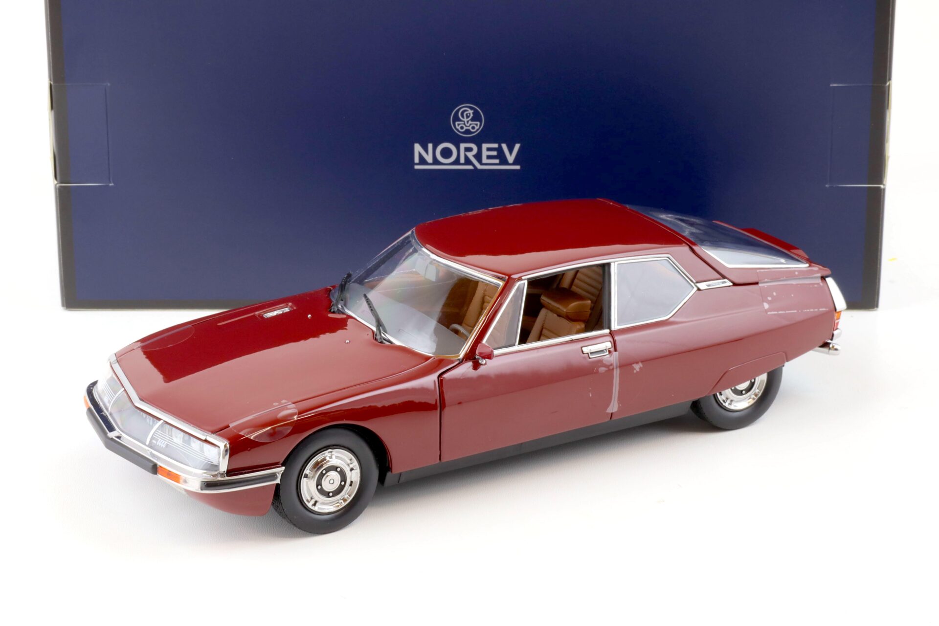 ID 80467 orig 1.jpg 1:18 Norev Citroen SM 1972 Grenade red - Limited 300 pcs.