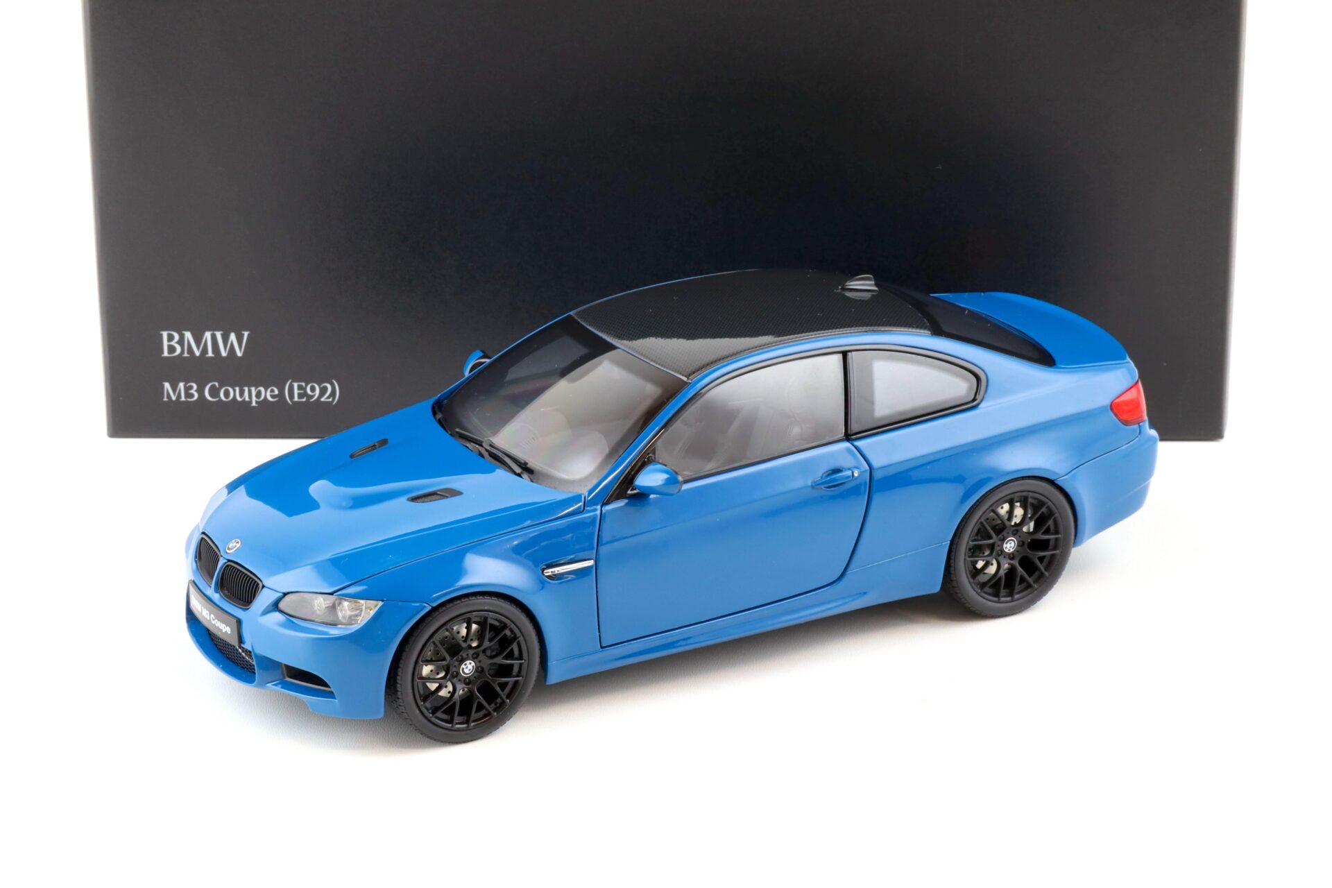ID 80724 orig 1.jpg 1:18 Kyosho BMW M3 (E92) Coupe Laguna Seca blue 08734LBL