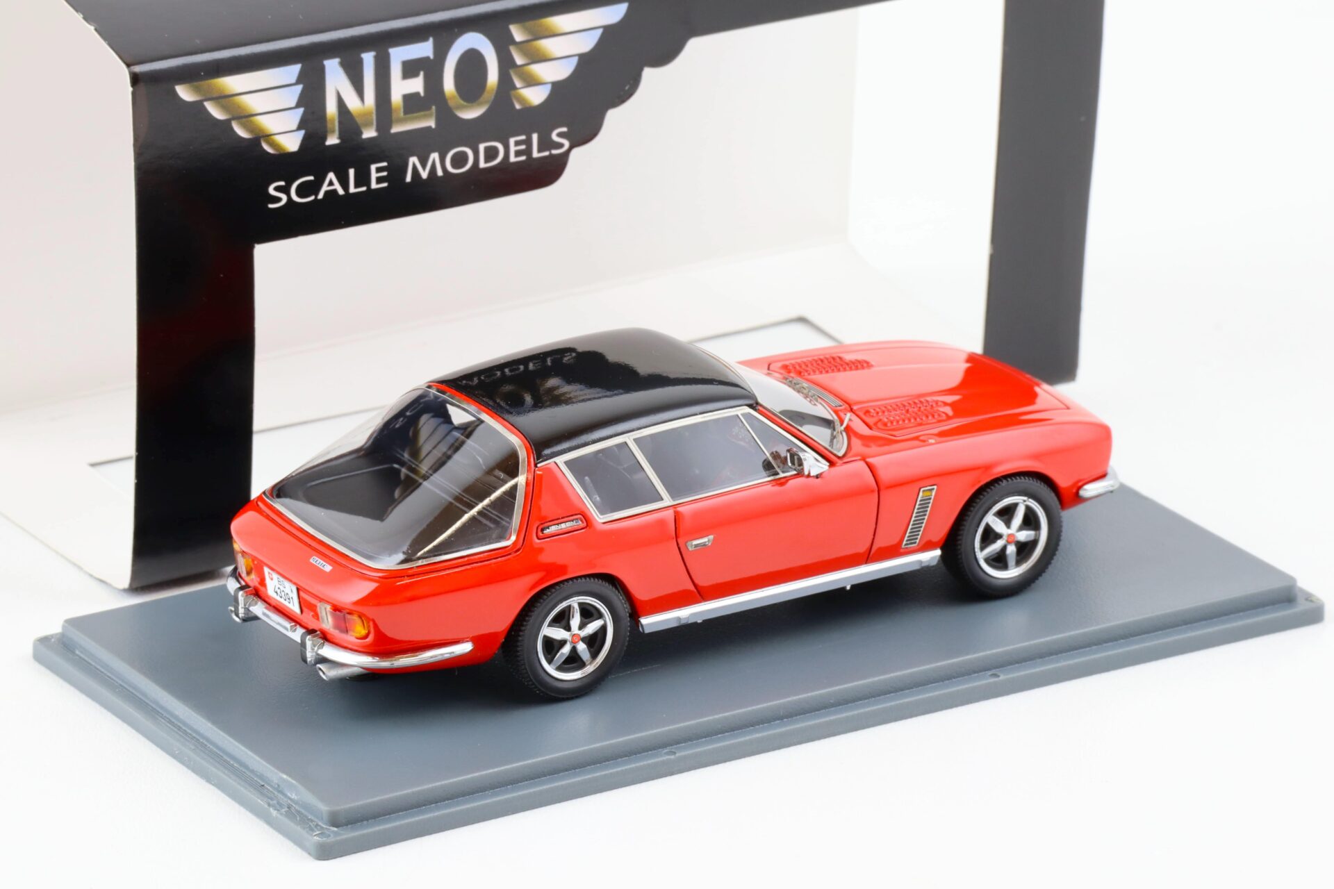 1:43 NEO Jensen Interceptor SIII Coupe 1966 red/ black