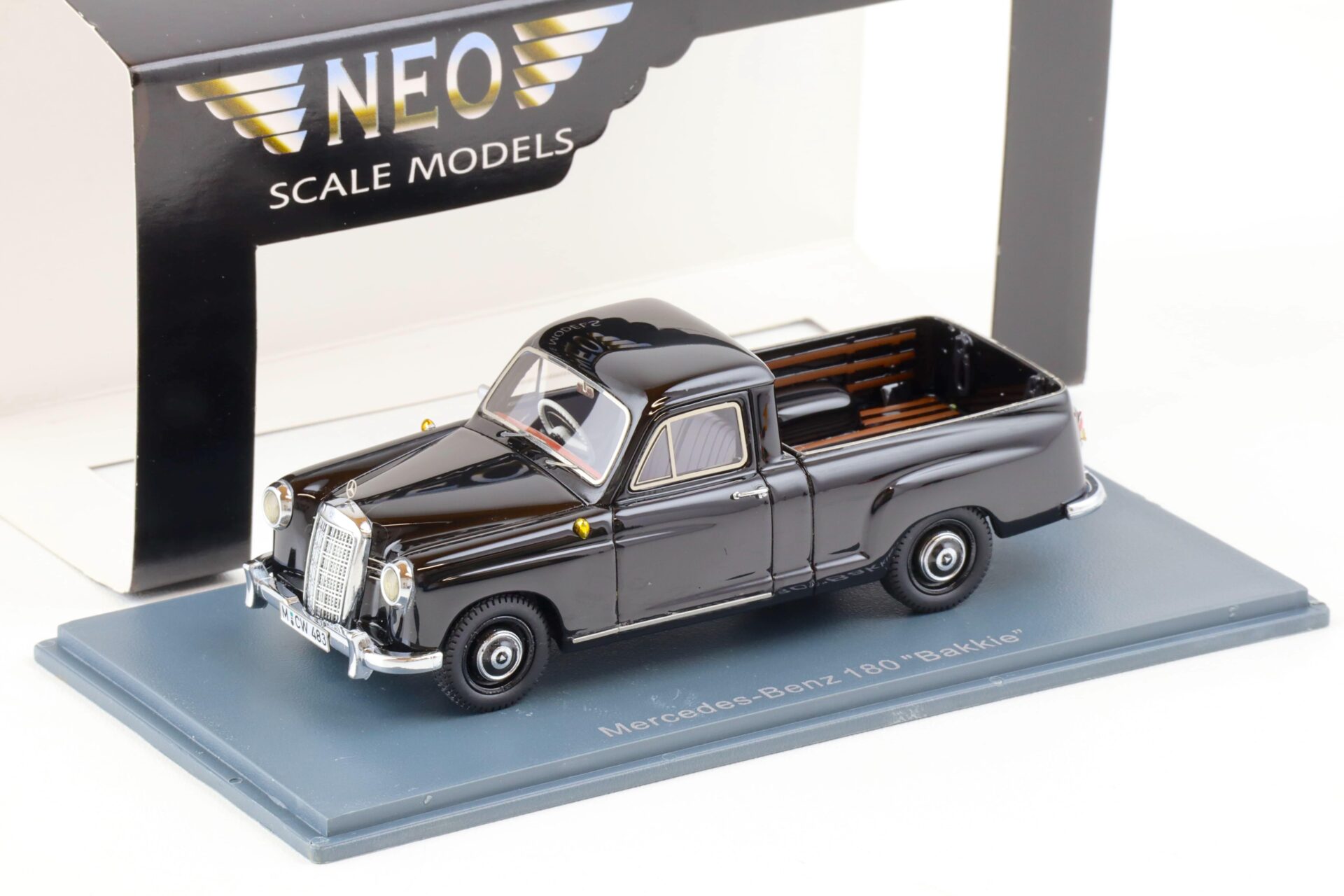 ID 80792 orig 1.jpg 1:43 NEO Mercedes 180 Bakkie Pritsche black MCW Limited 300 pcs.