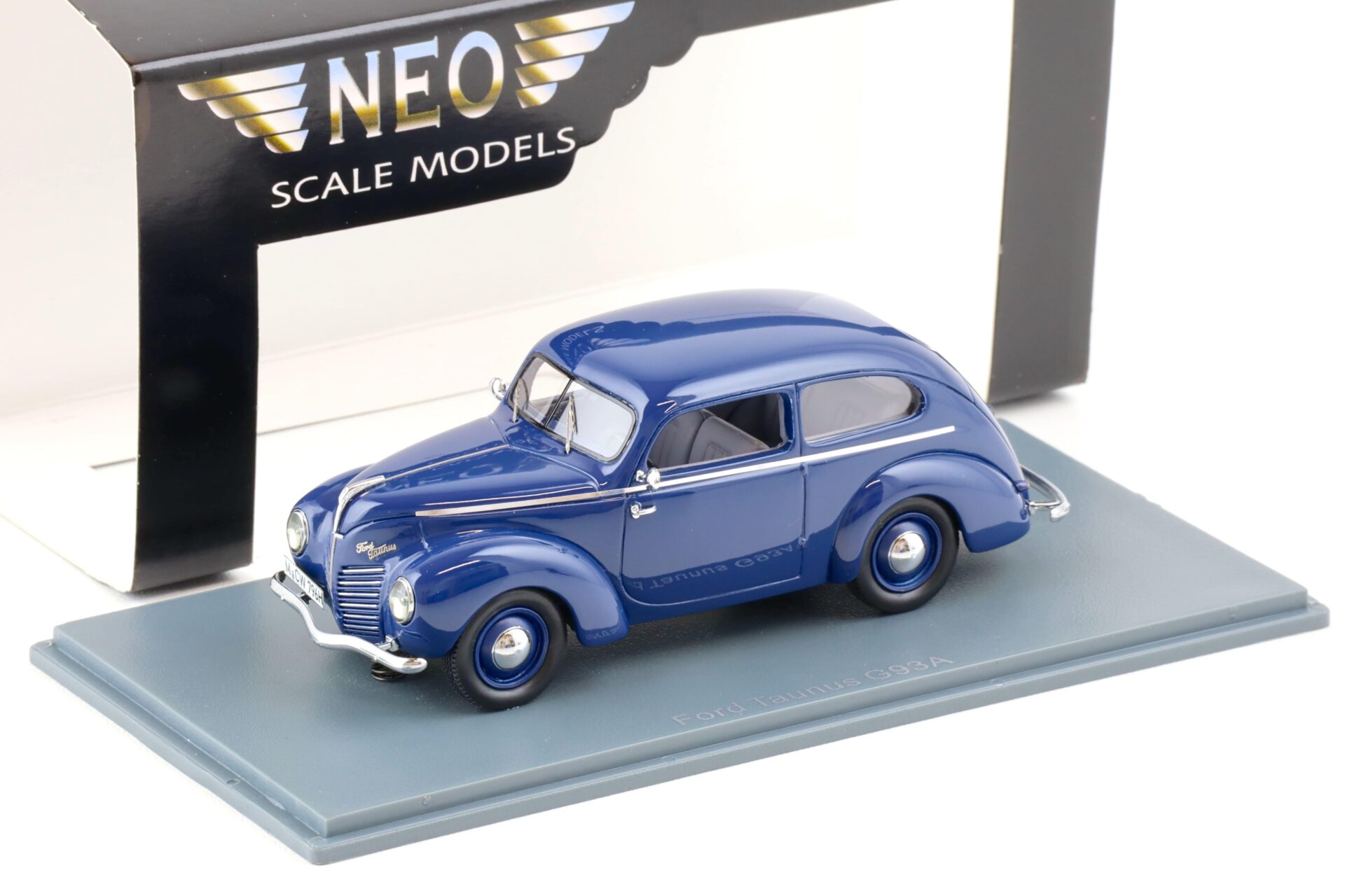 ID 80822 orig 1.jpg 1:43 NEO Ford Taunus G93A (Buckel Taunus) dark blue MCW Limited 300 pcs.