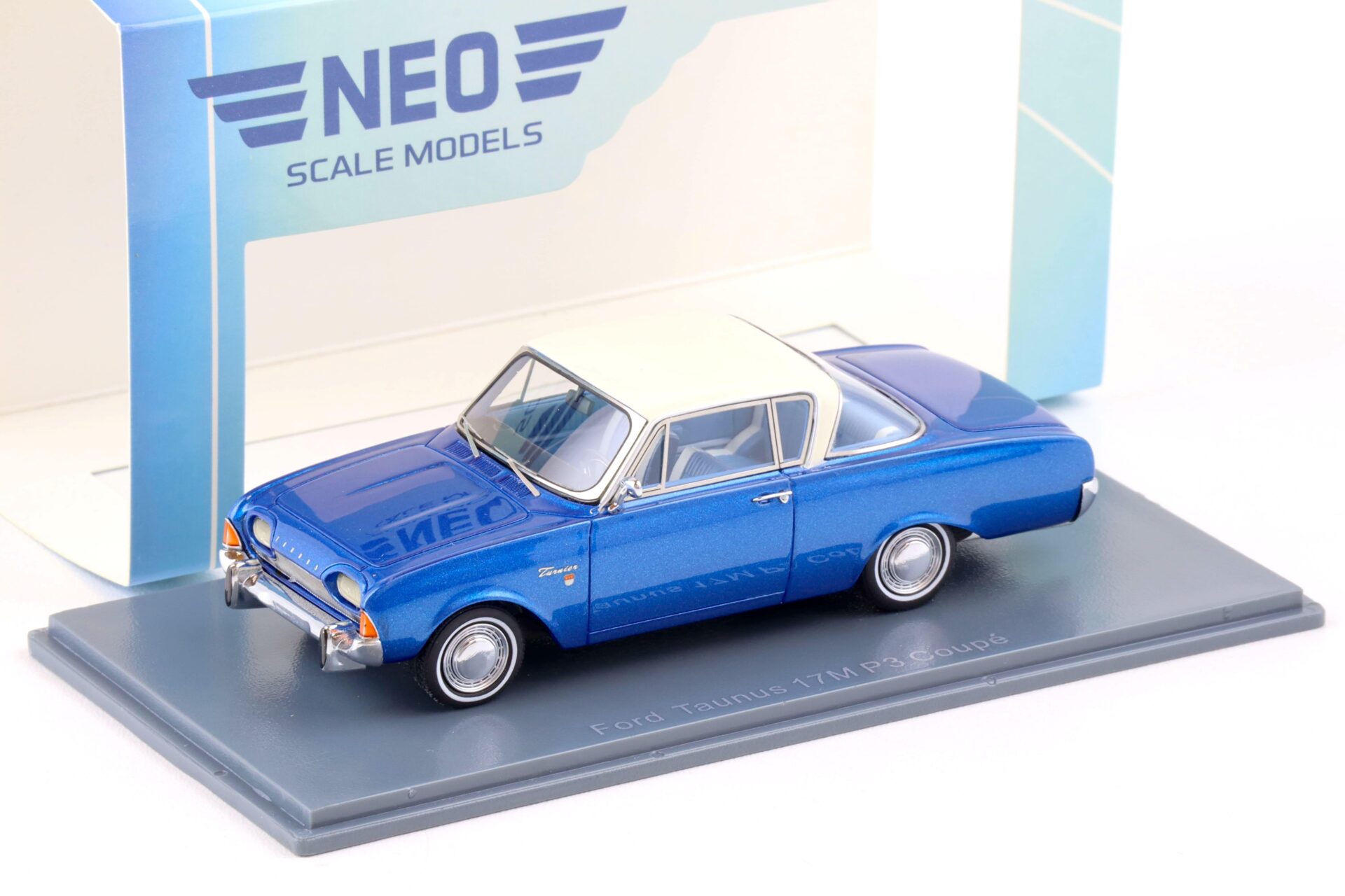ID 80844 orig 1.jpg 1:43 NEO Ford Taunus 17M P3 Coupe blue metallic/ white