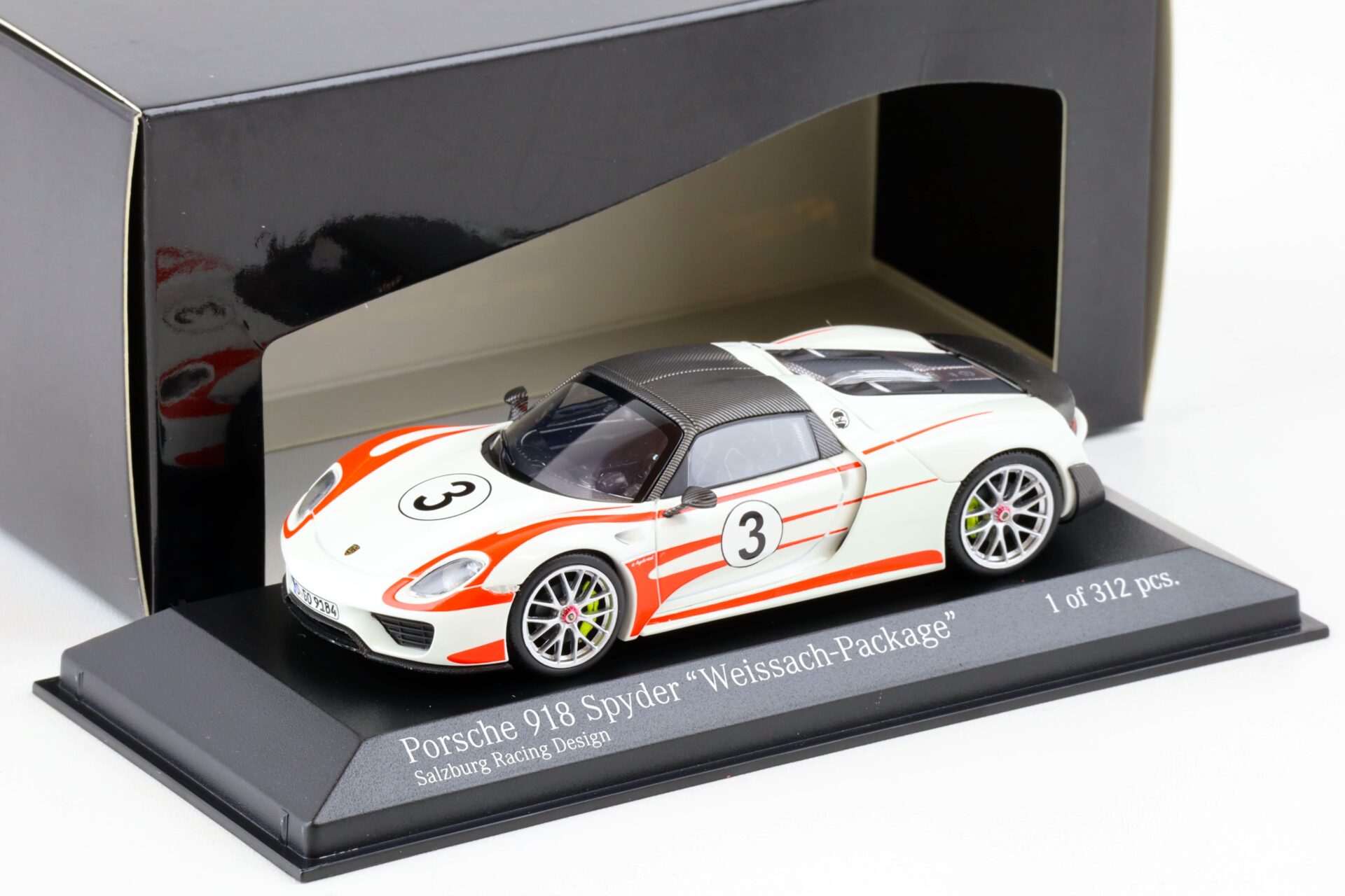 ID 80895 orig 1.jpg 1:43 Minichamps Porsche 918 Spyder Weissach Package 2015 Salzburg Design