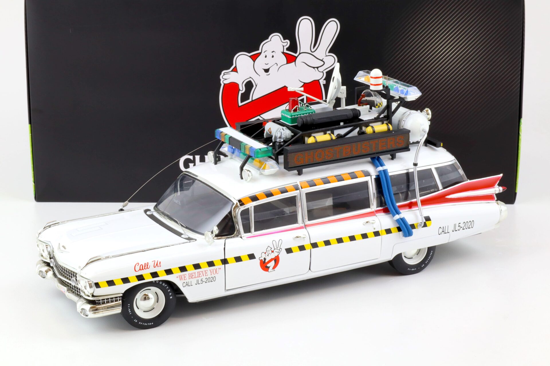 ID 80981 orig 1.jpg 1:18 Hot Wheels Elite 1959 Cadillac Miller GHOSTBUSTERS ECTO 1A white X5470