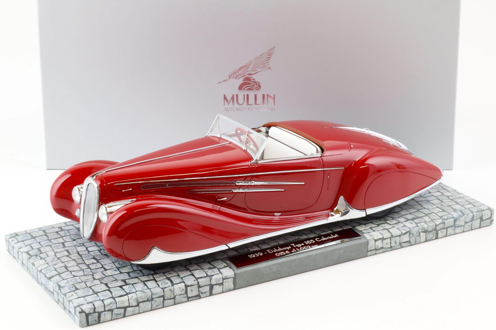 ID 81575 orig.jpg 1:18 Minichamps 1939 Delahaye Type 165 Cabriolet red The Mullin Automotive Museum