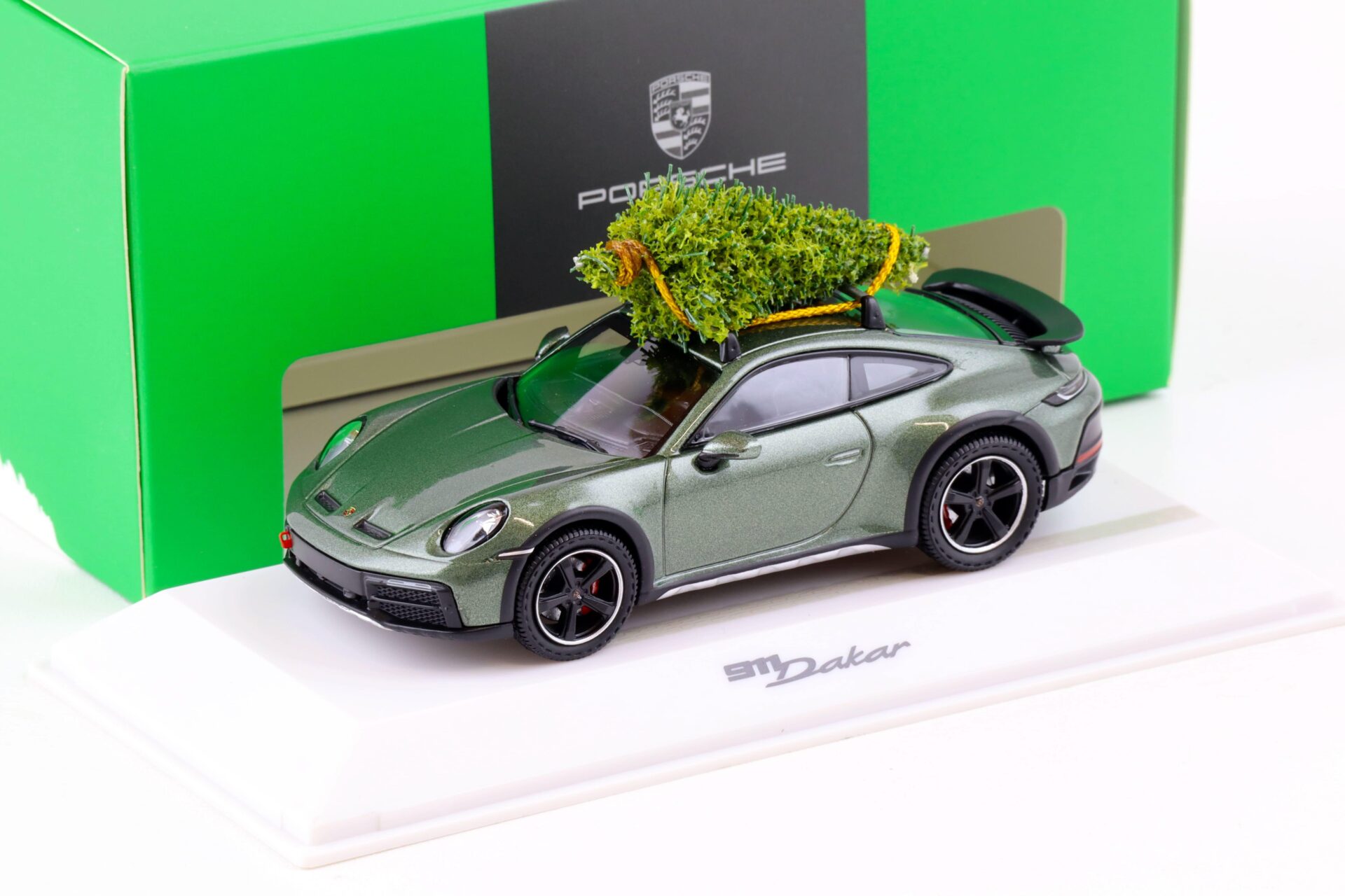 ID 81748 orig.jpg 1:43 Spark Porsche 911 (992) Dakar Coupe Xmas 2023 green/black WAP DEALER
