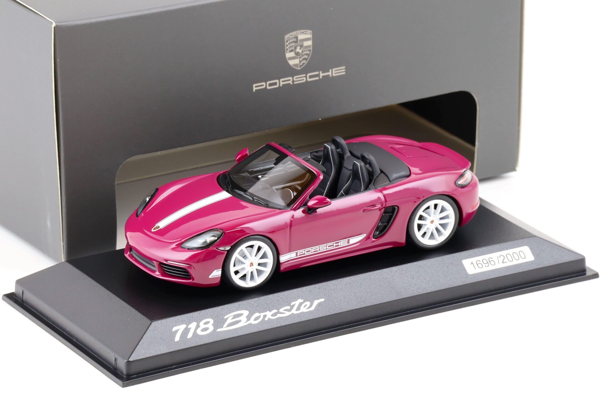 ID 81754 orig.jpg 1:43 Minichamps Porsche 718 Boxster 982 Style Edition Rubystone red WAP DEALER