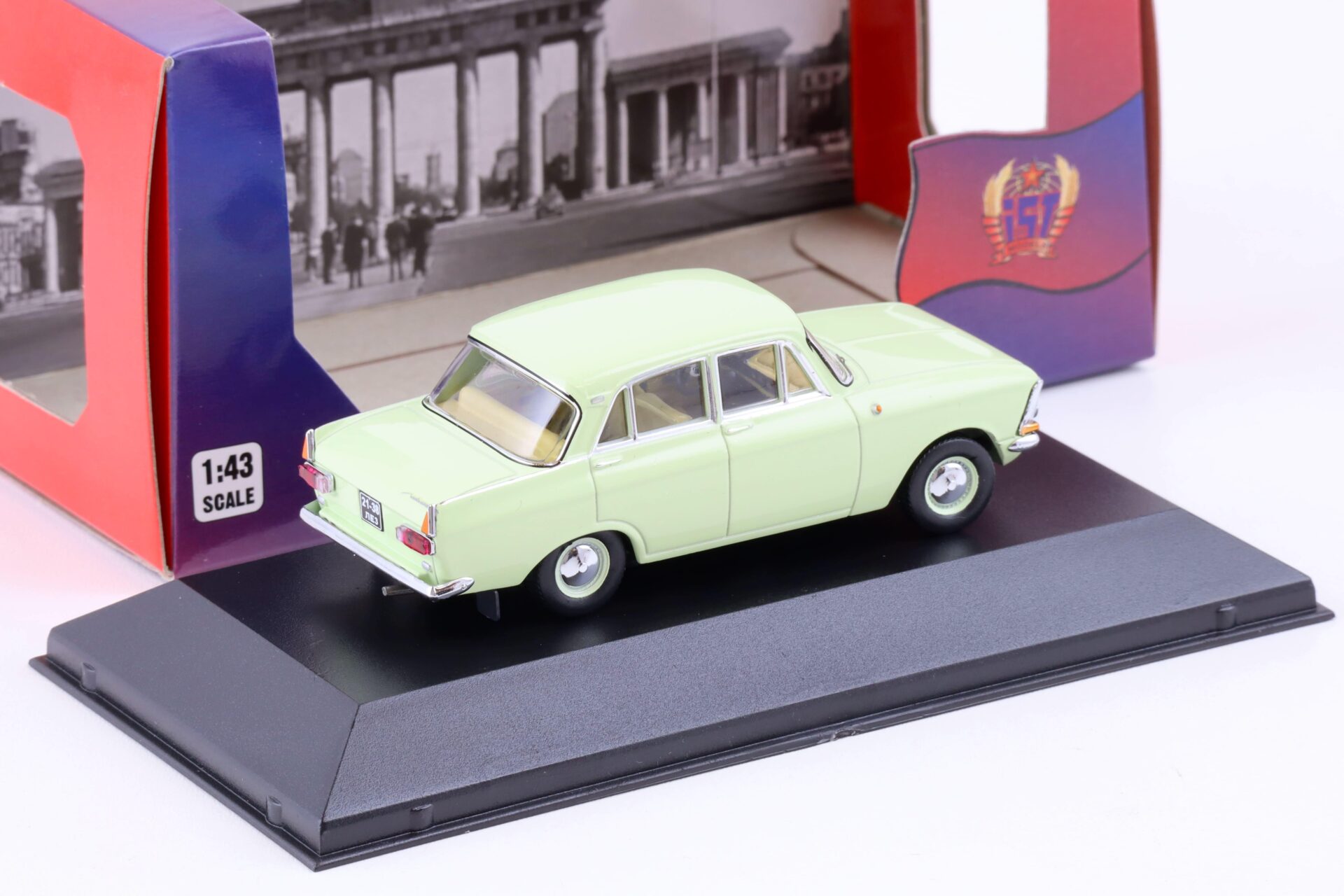 1:43 IST Models Moskwitch 412 Limousine 1971 light green