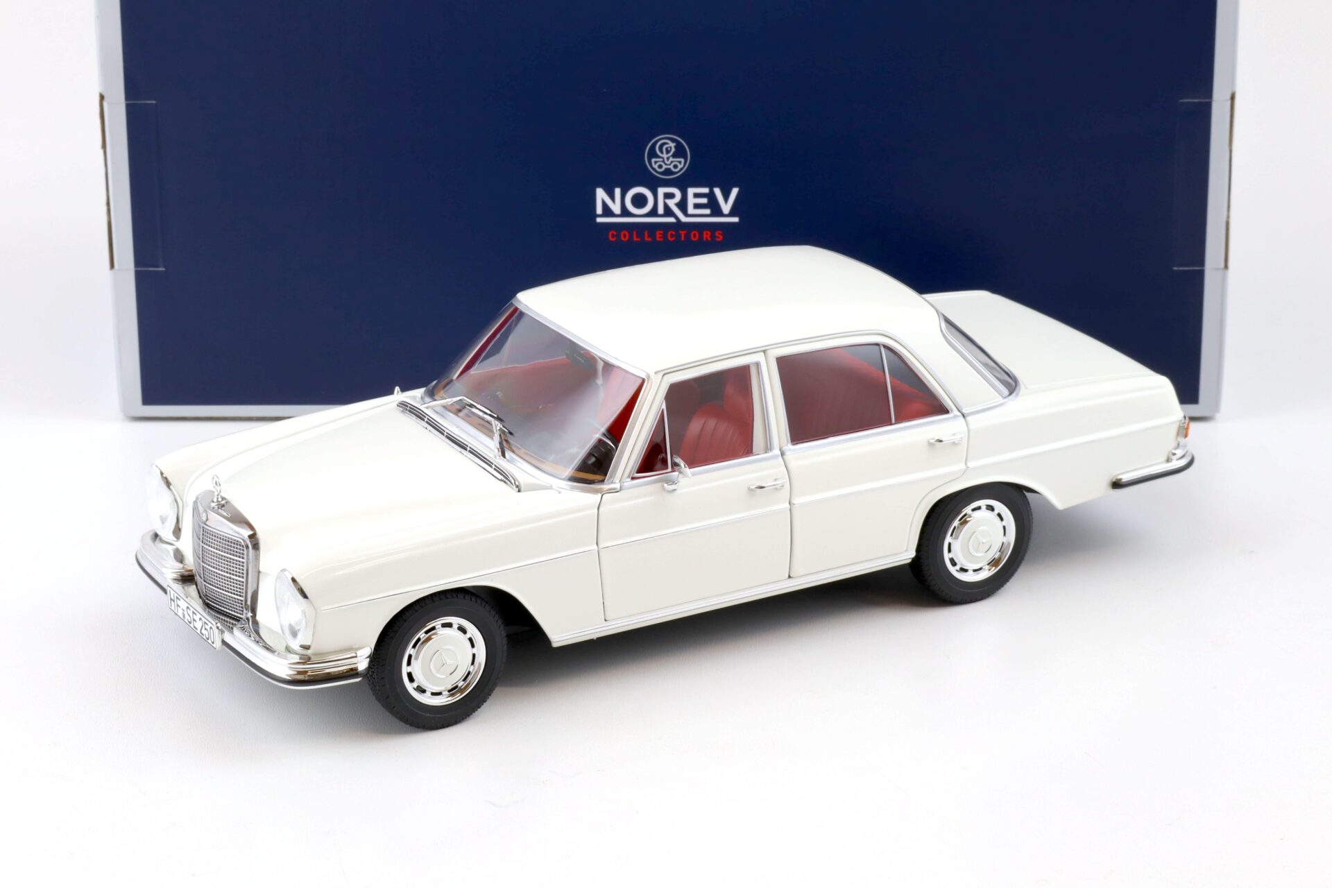 ID 82675 orig.jpg 1:18 Norev Mercedes 250 SE W108 Limousine 1967 white (DB050) - Limited 1000 pcs.