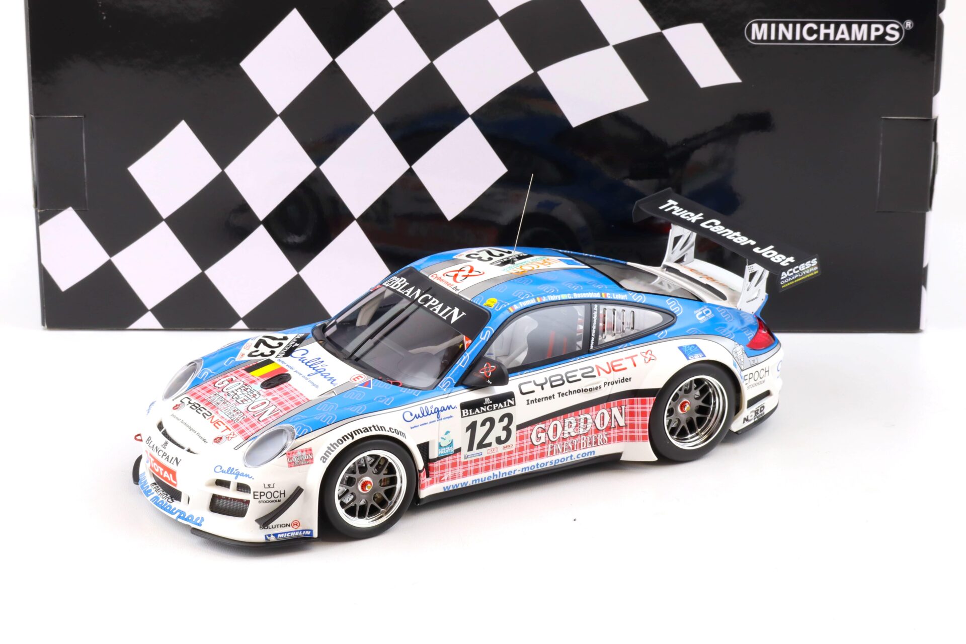 ID 82825 orig 1.jpg 1:18 Minichamps Porsche 911 GT3 R #123 Mühlner Motorsport 24h Spa 2011 Fumal/Thiry